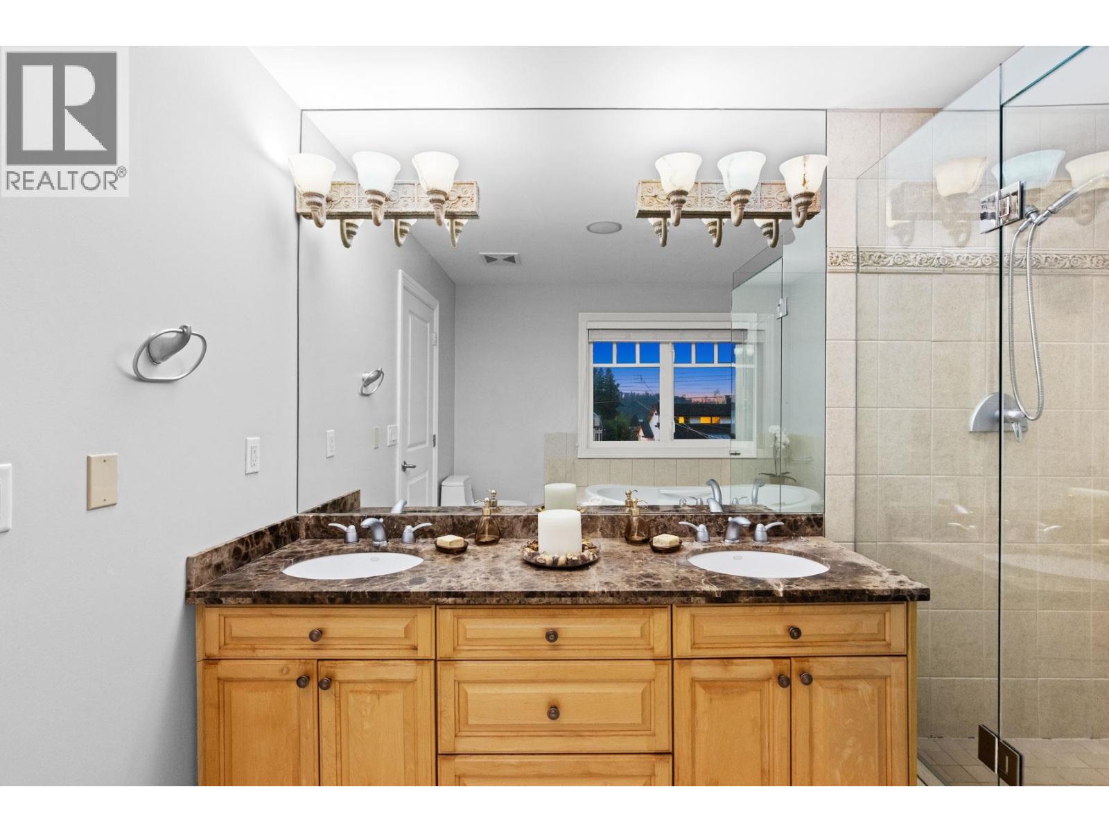 1197 FULTON AVENUE, West Vancouver