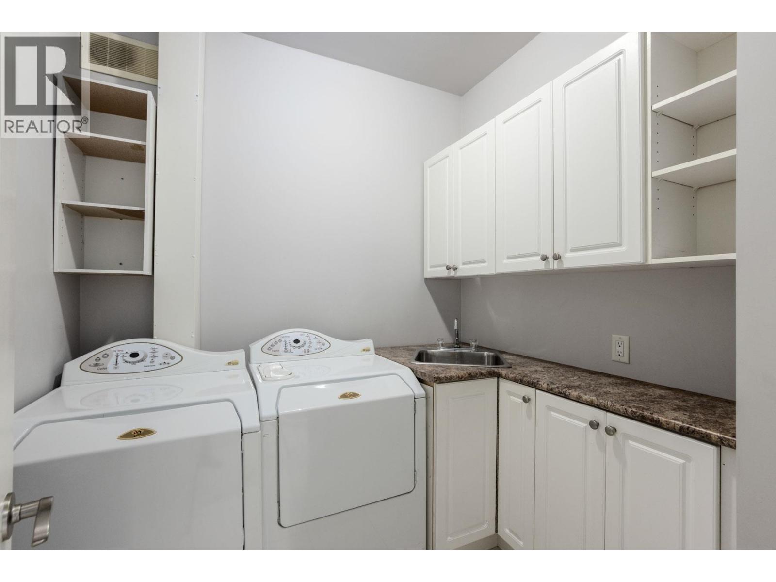 1197 FULTON AVENUE, West Vancouver