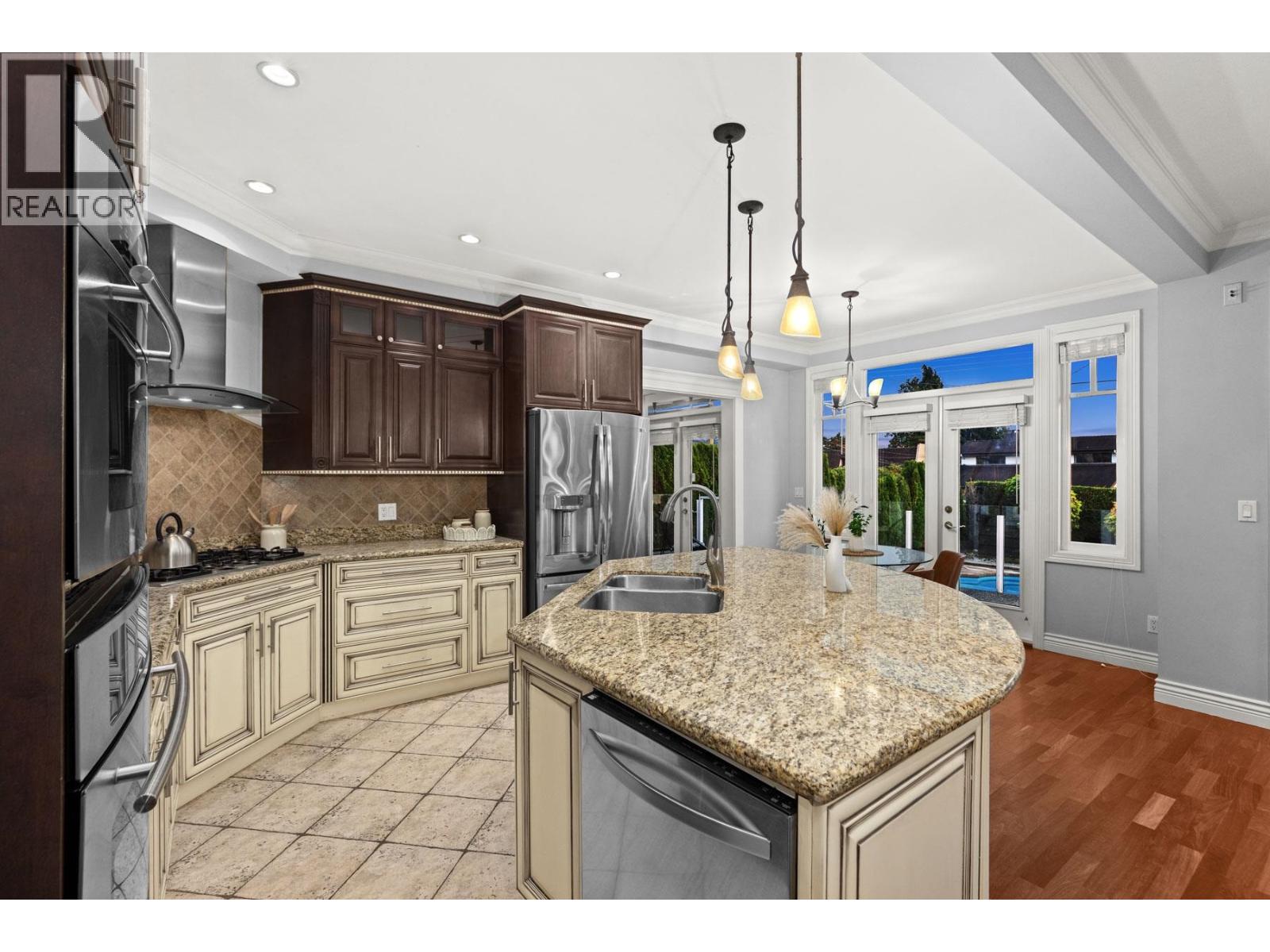 1197 FULTON AVENUE, West Vancouver