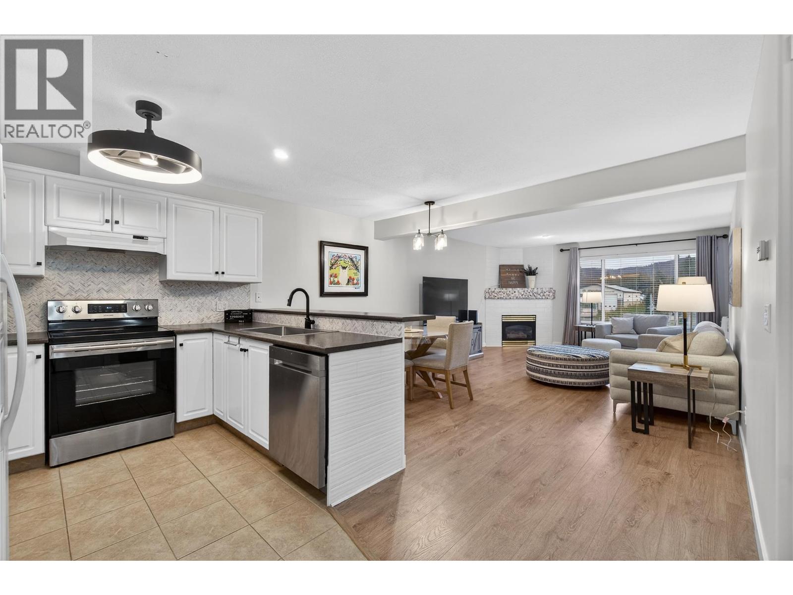 1002 Riverside Avenue Unit# 206, Sicamous