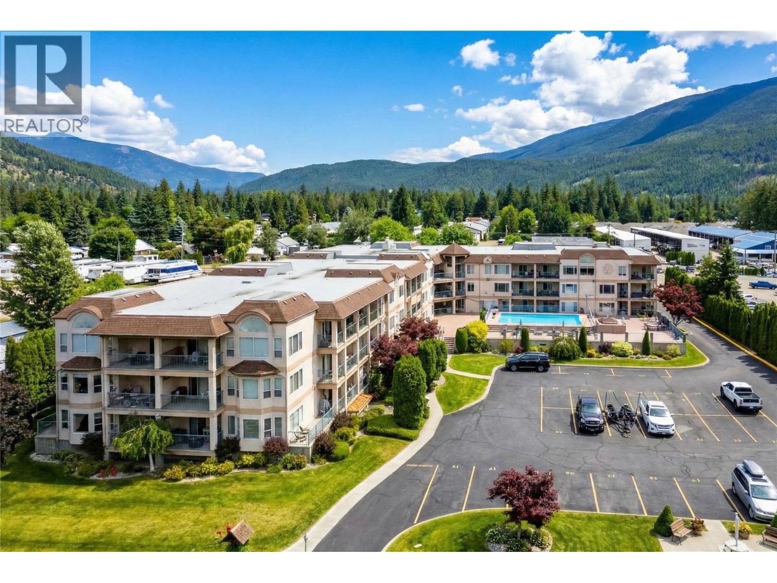 1002 Riverside Avenue Unit# 206, Sicamous