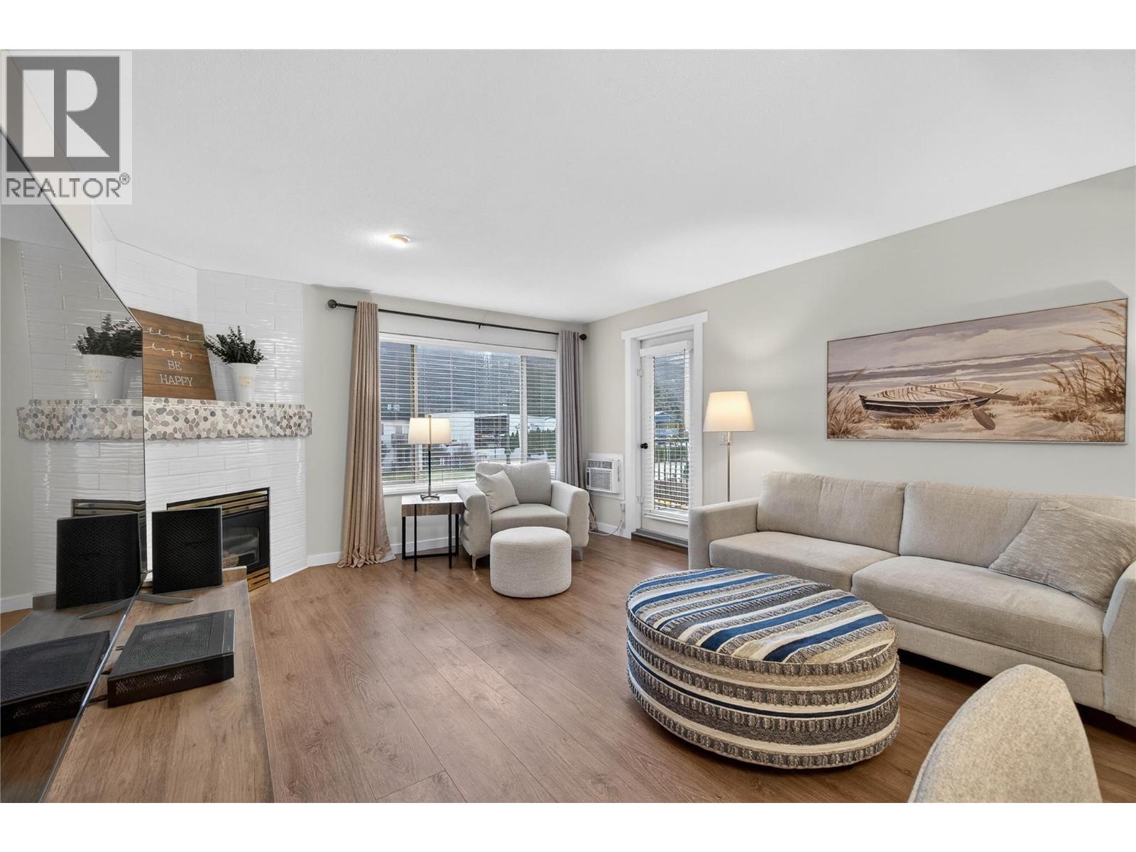 1002 Riverside Avenue Unit# 206, Sicamous