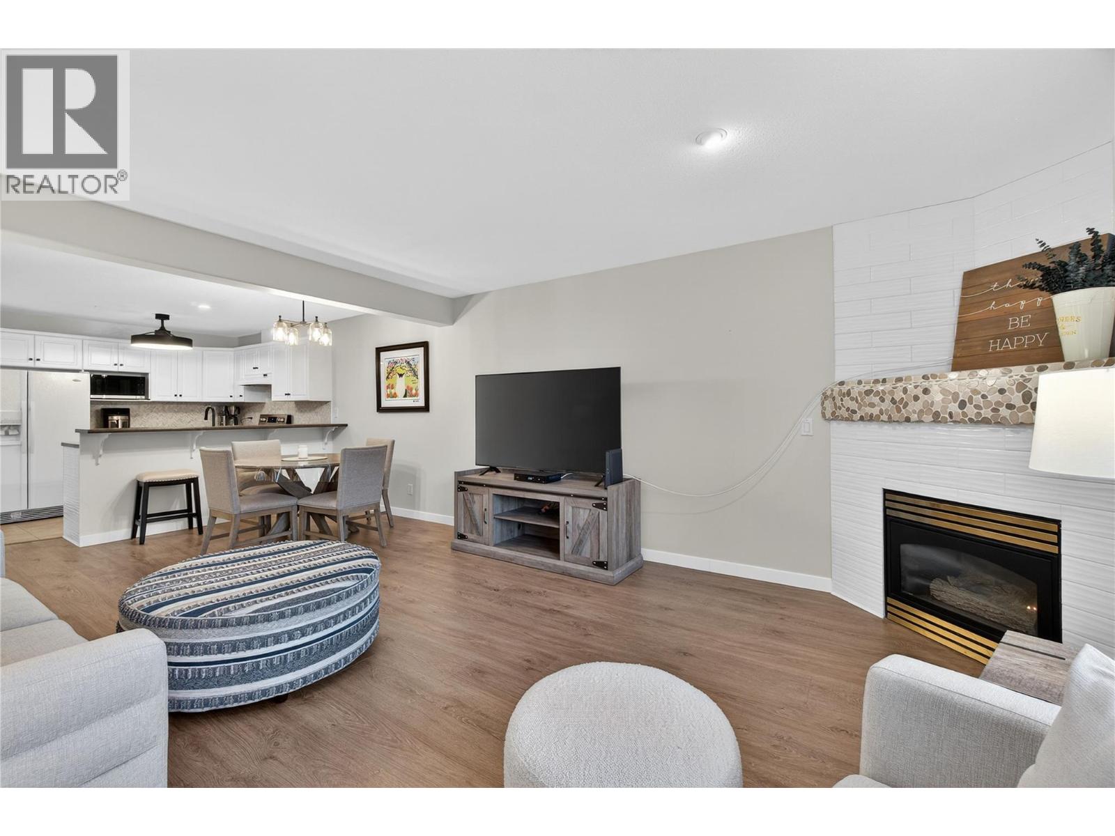 1002 Riverside Avenue Unit# 206, Sicamous