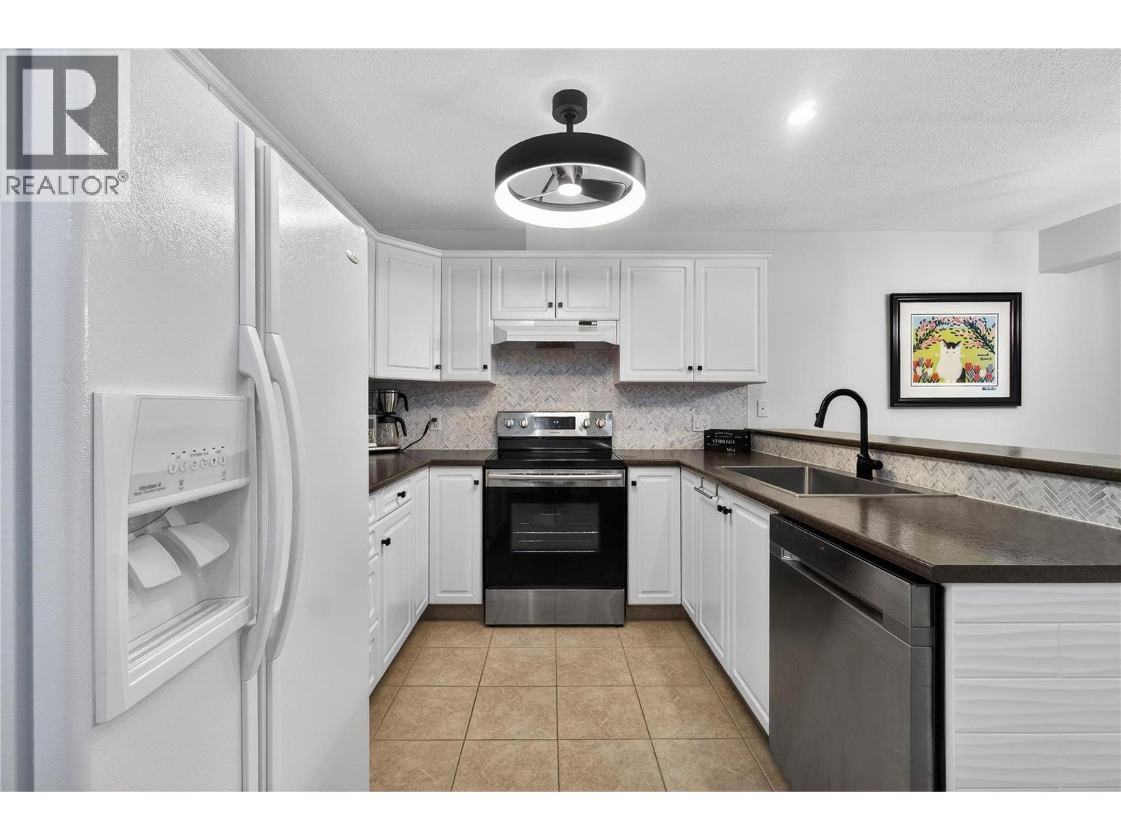 1002 Riverside Avenue Unit# 206, Sicamous