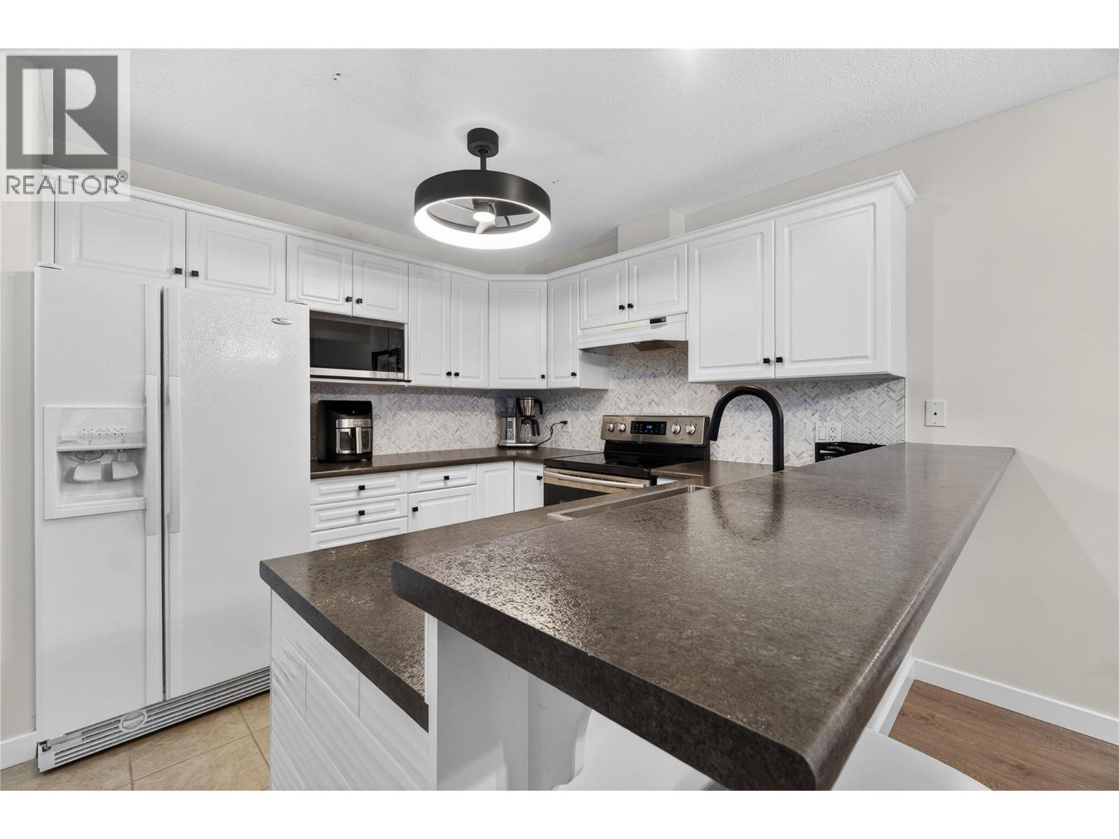 1002 Riverside Avenue Unit# 206, Sicamous