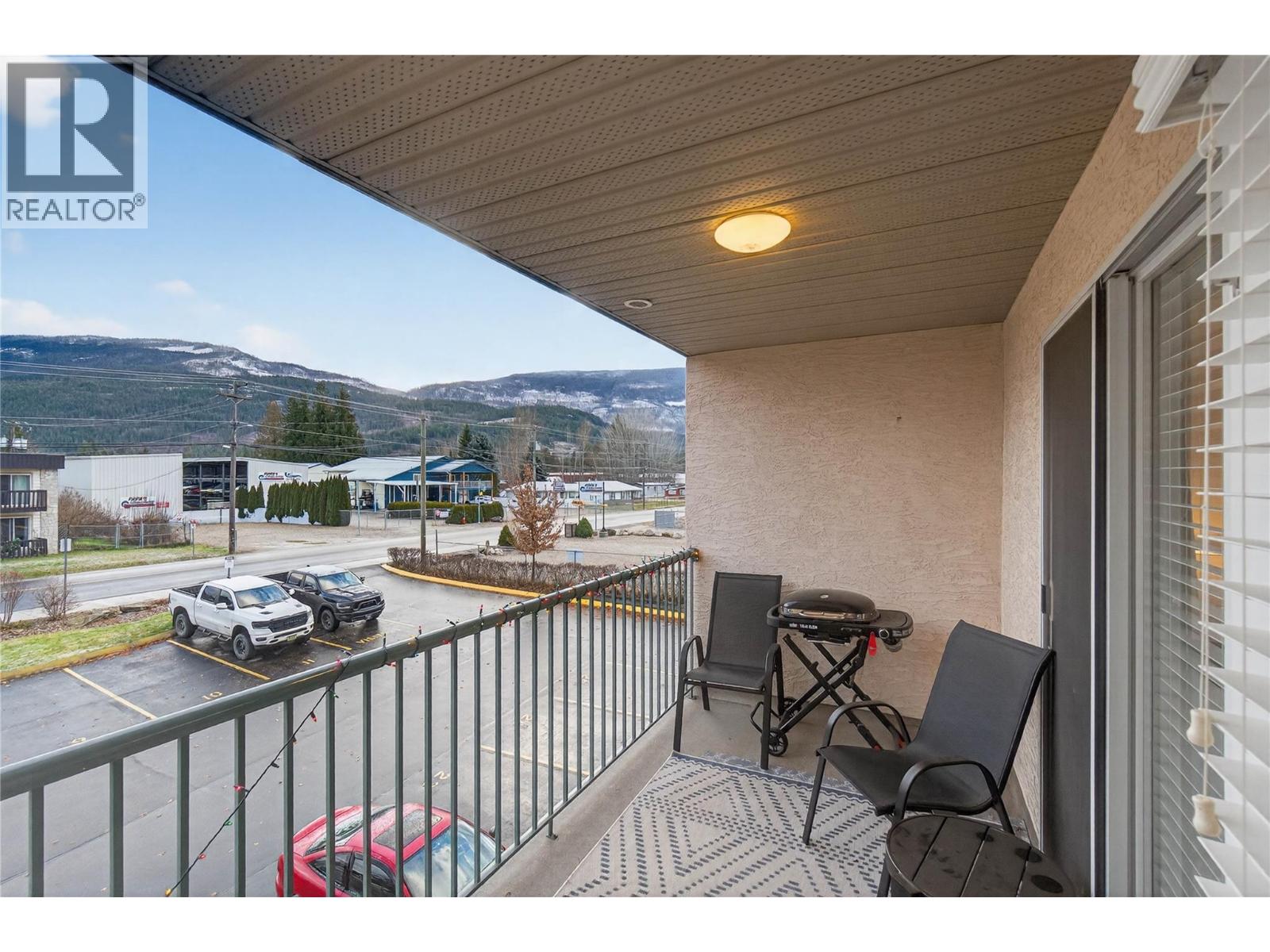 1002 Riverside Avenue Unit# 206, Sicamous