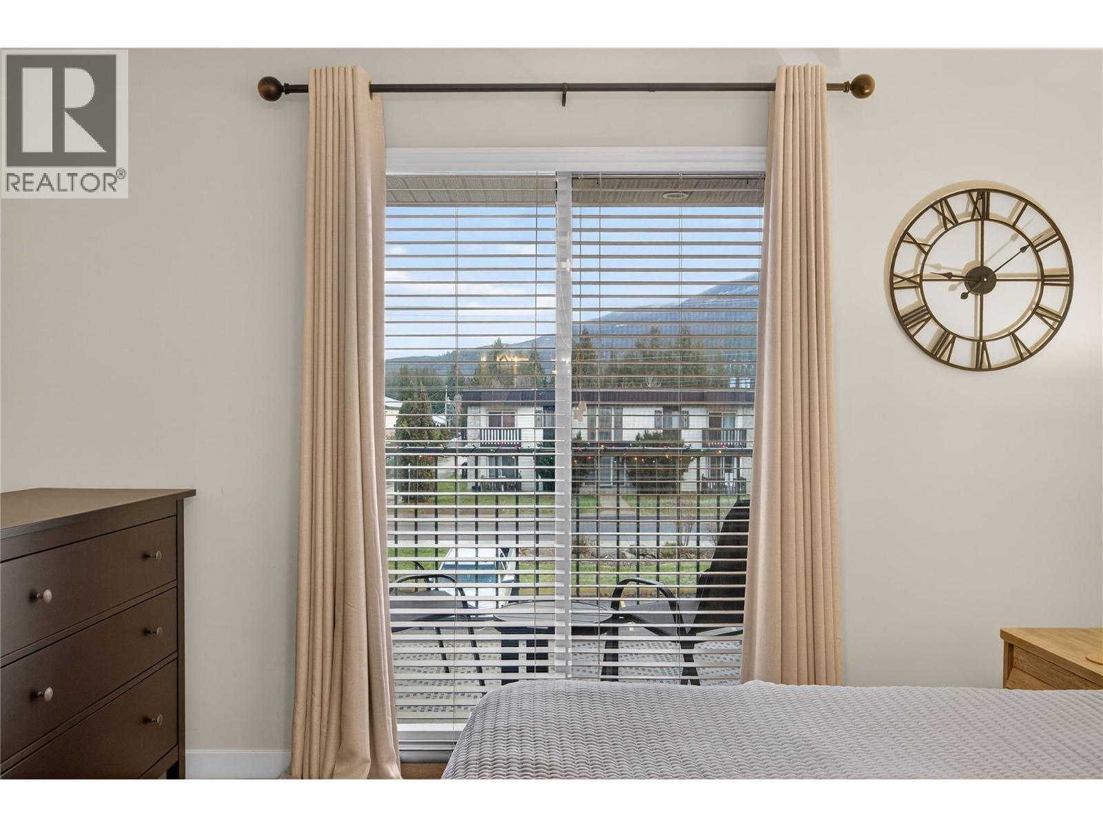 1002 Riverside Avenue Unit# 206, Sicamous