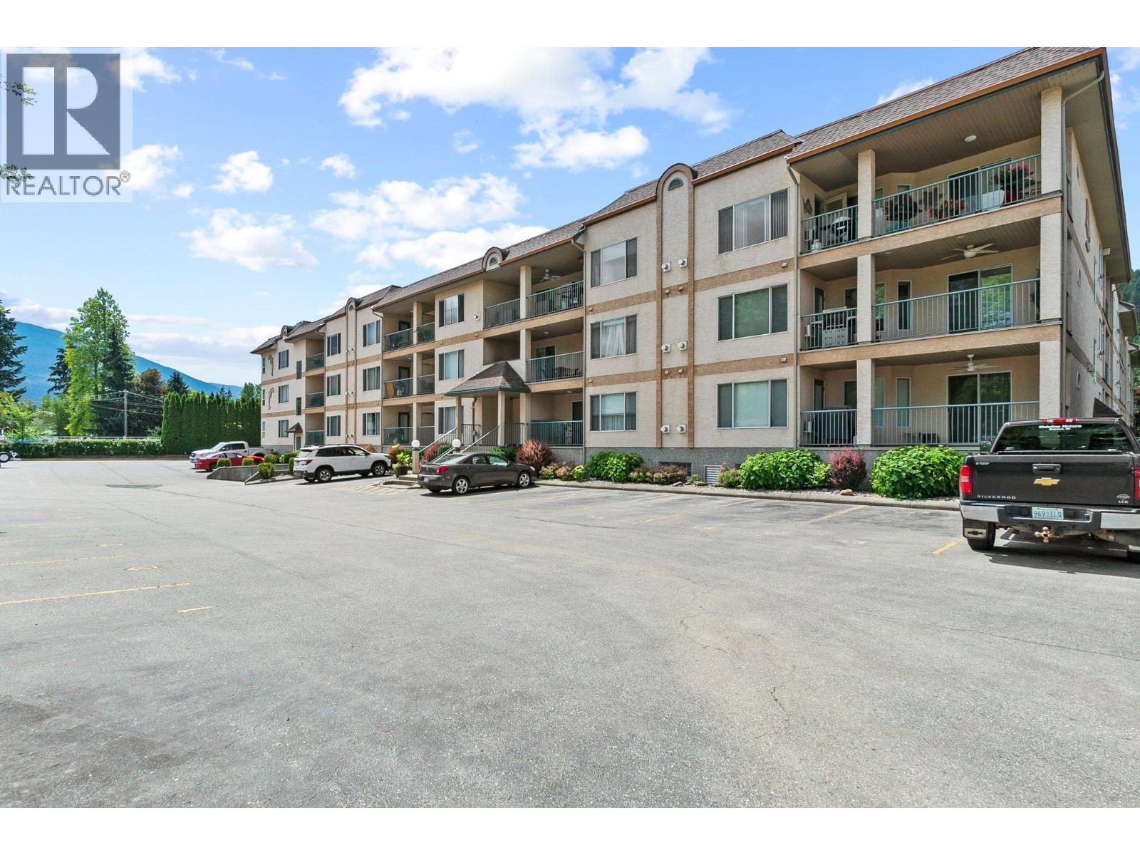 1002 Riverside Avenue Unit# 206, Sicamous