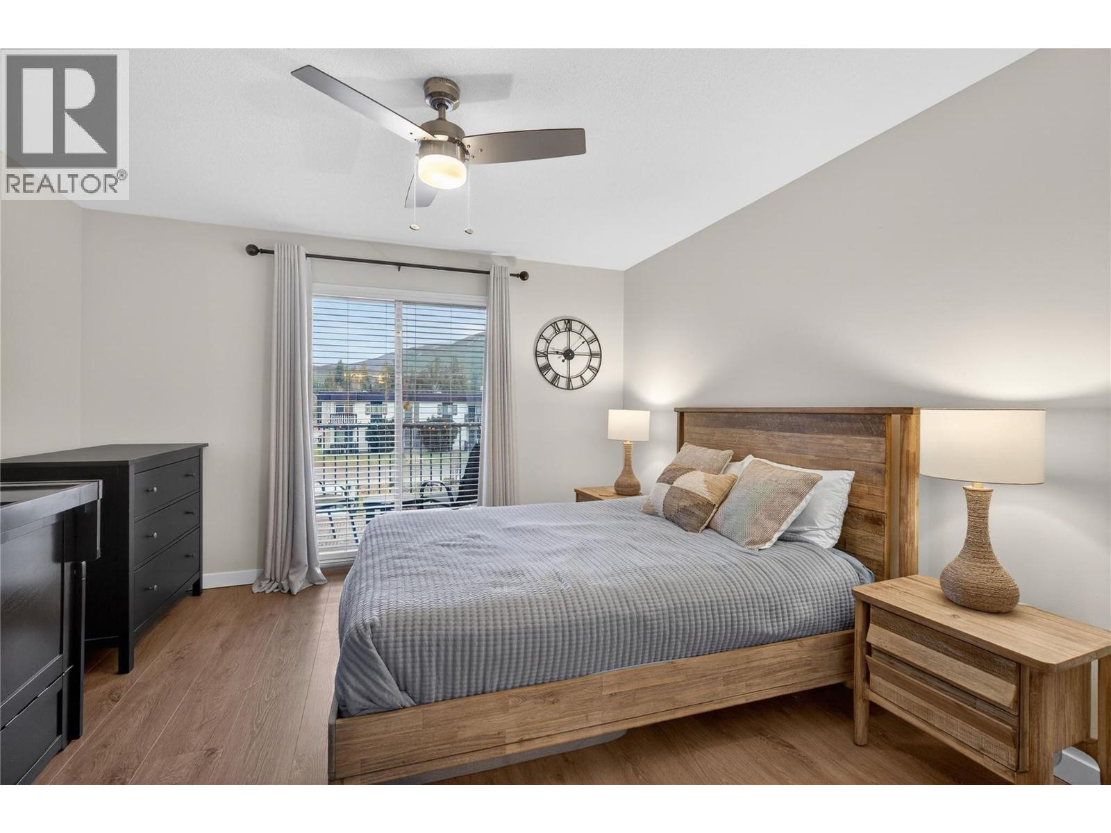 1002 Riverside Avenue Unit# 206, Sicamous