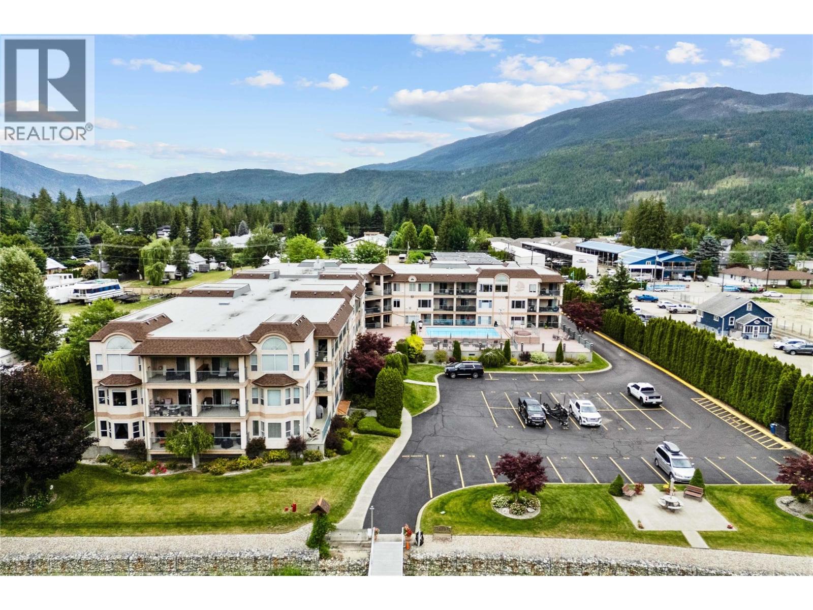1002 Riverside Avenue Unit# 206, Sicamous
