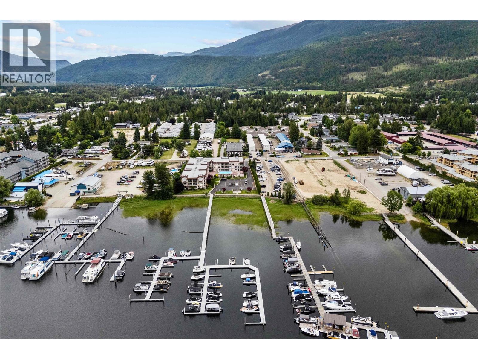 1002 Riverside Avenue Unit# 206, Sicamous