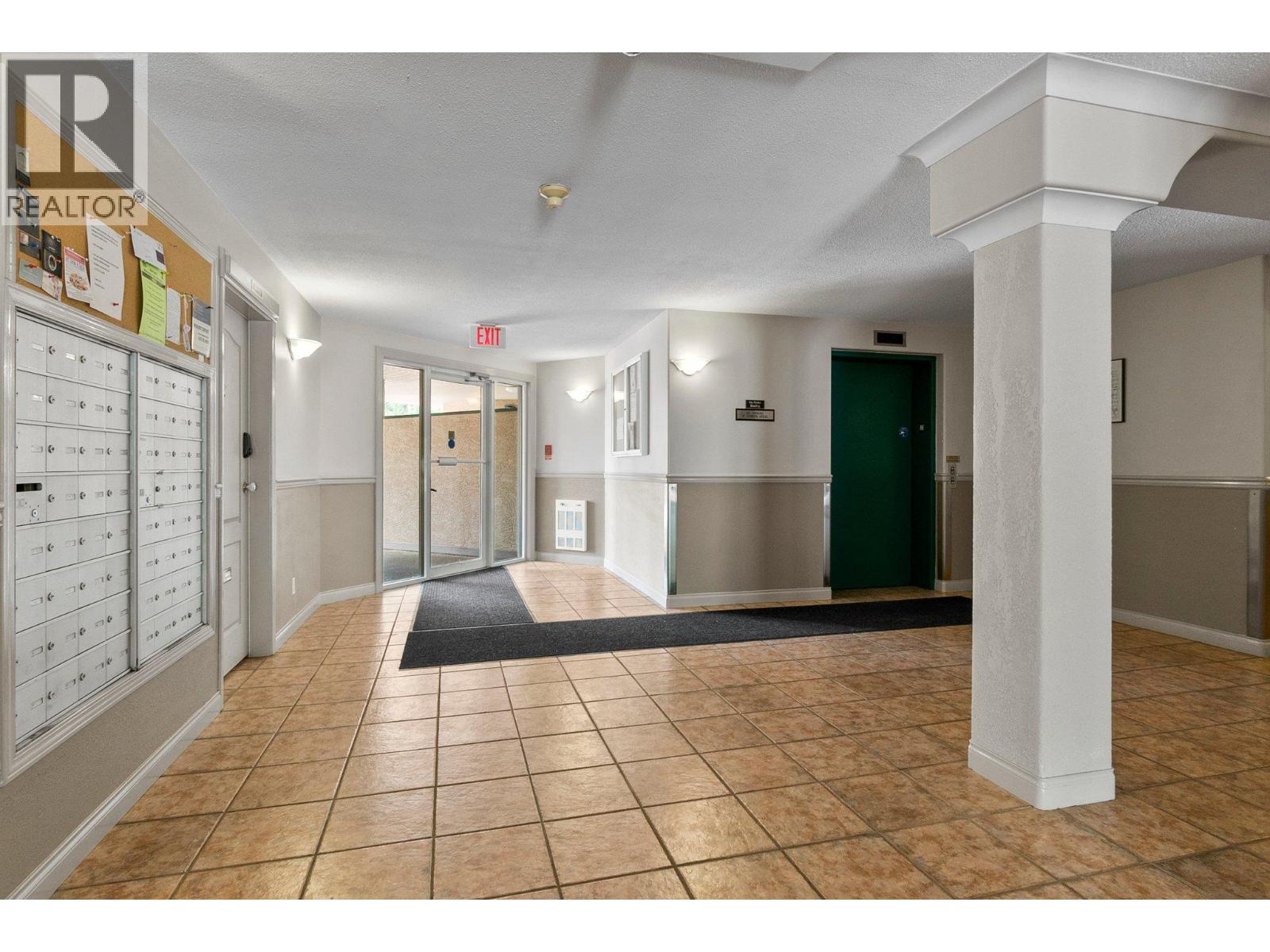 1002 Riverside Avenue Unit# 206, Sicamous