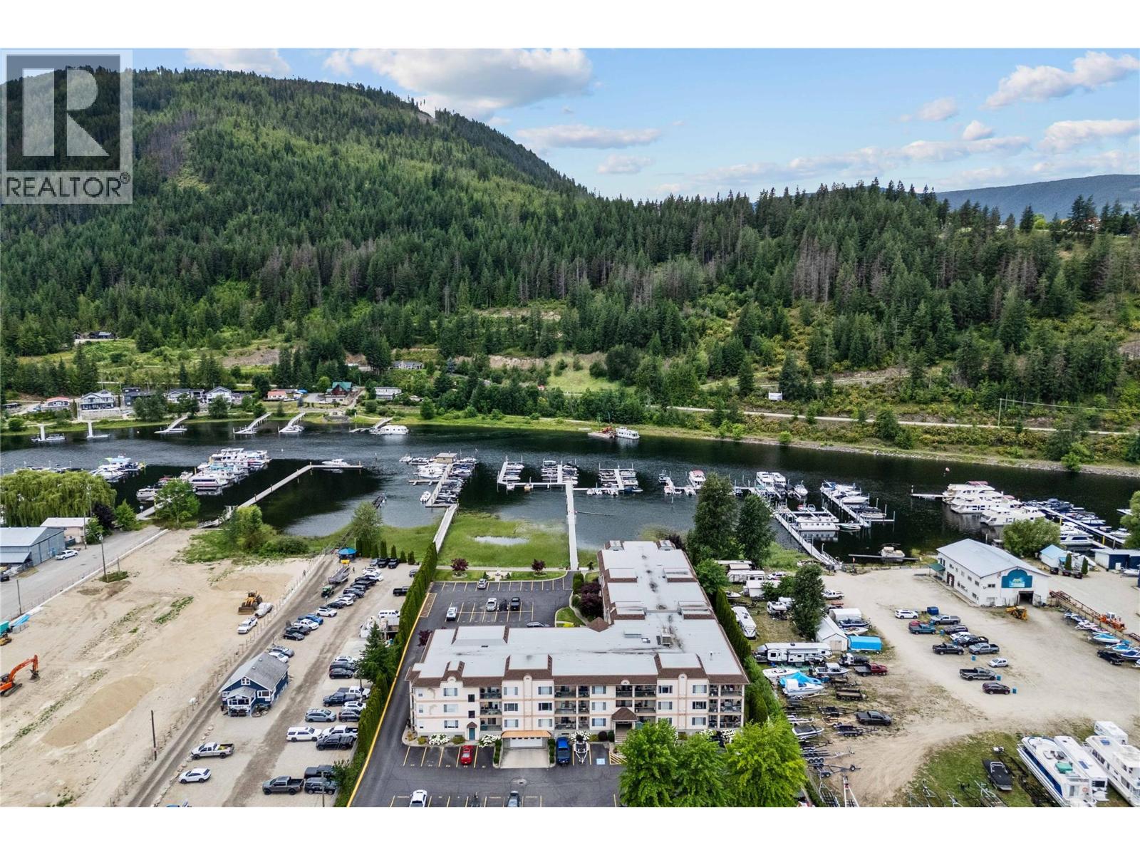 1002 Riverside Avenue Unit# 206, Sicamous