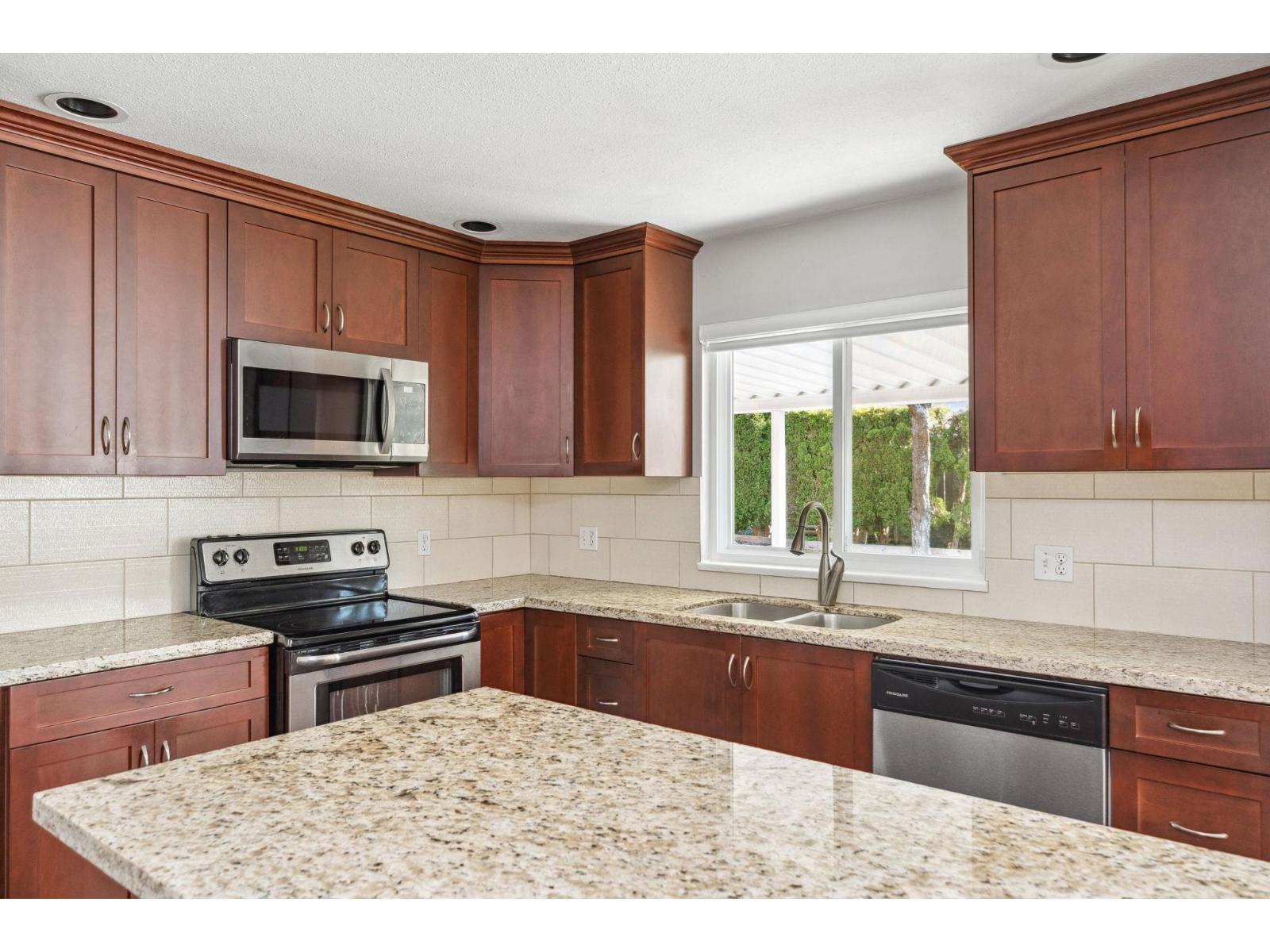 Main 8118 153A STREET, Surrey