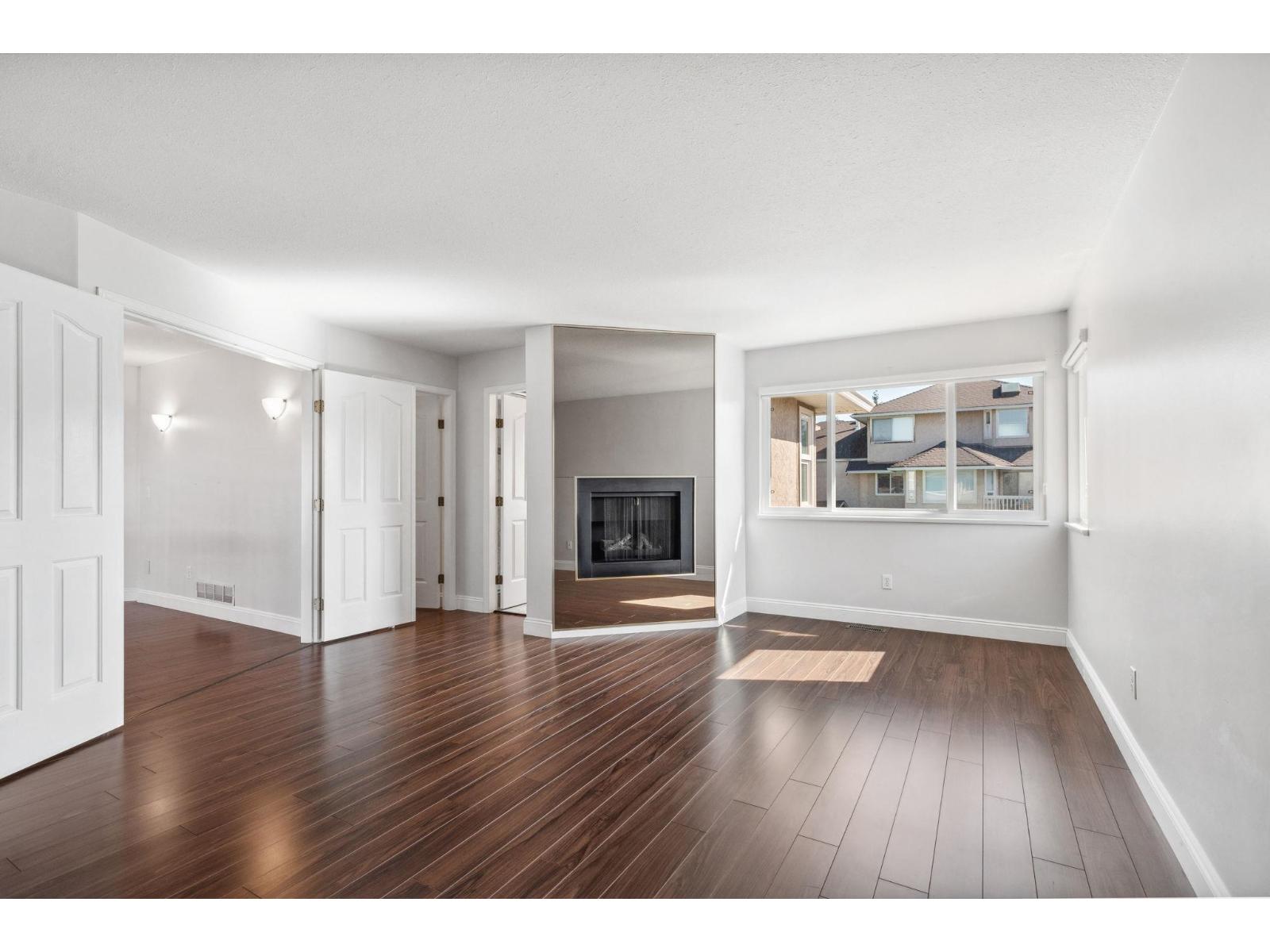 Main 8118 153A STREET, Surrey