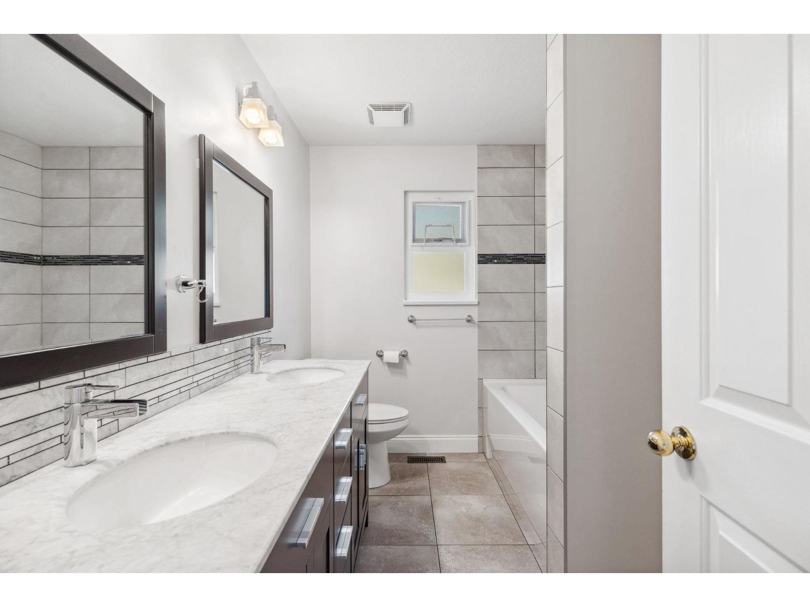 Main 8118 153A STREET, Surrey