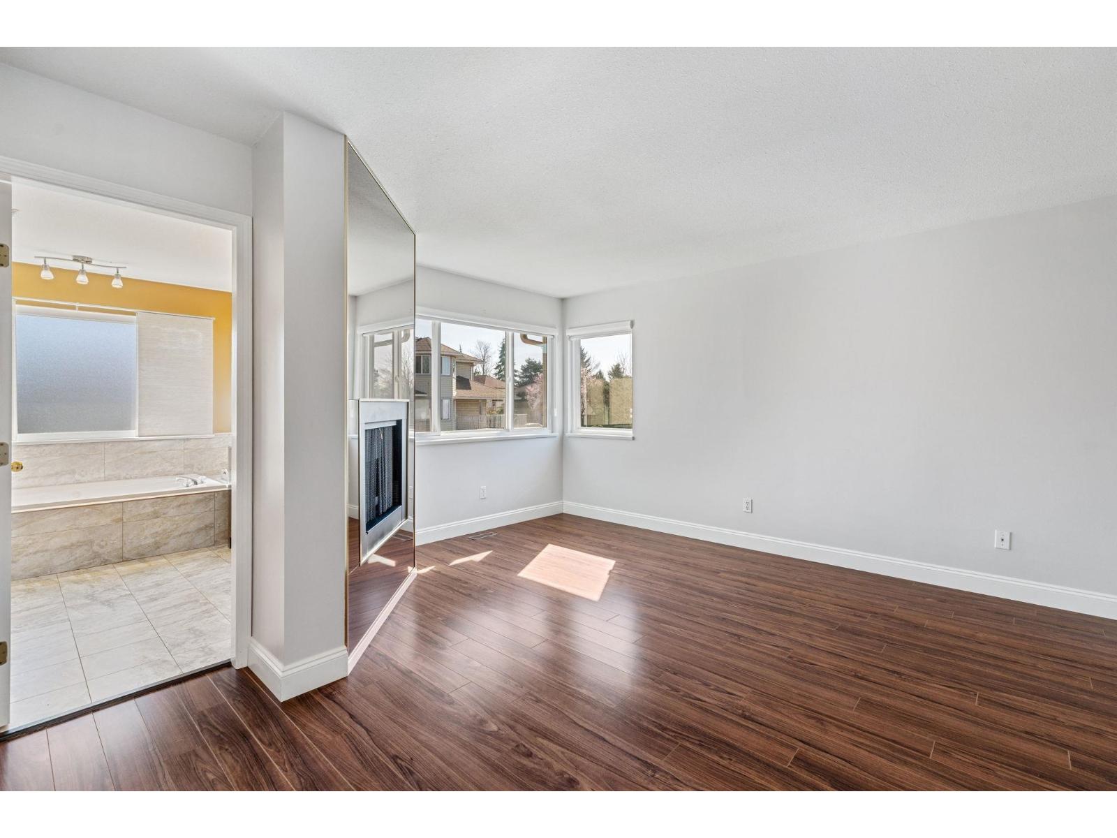 Main 8118 153A STREET, Surrey