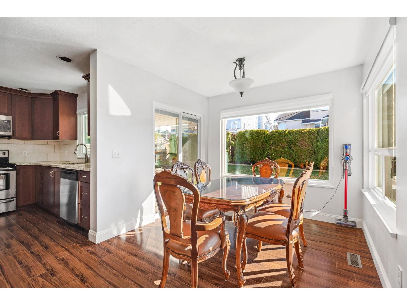 Main 8118 153A STREET, Surrey