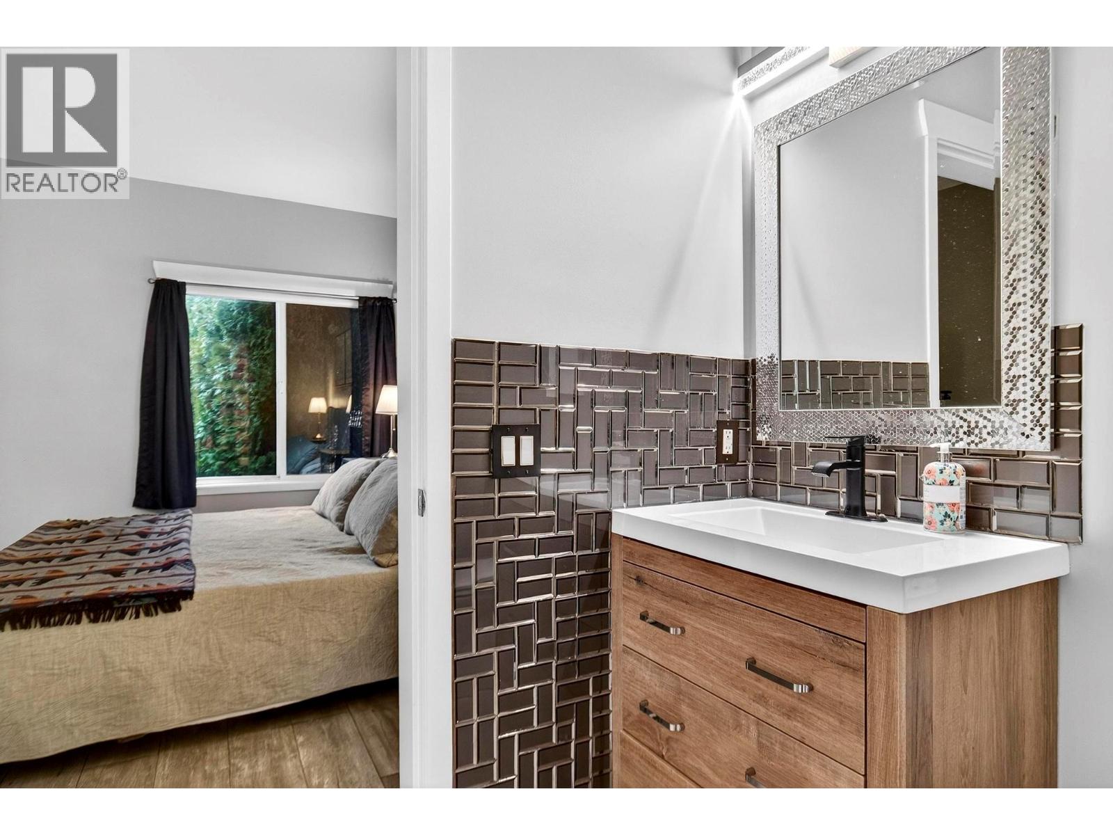 1 1450 Rose Meadow Drive, West Kelowna