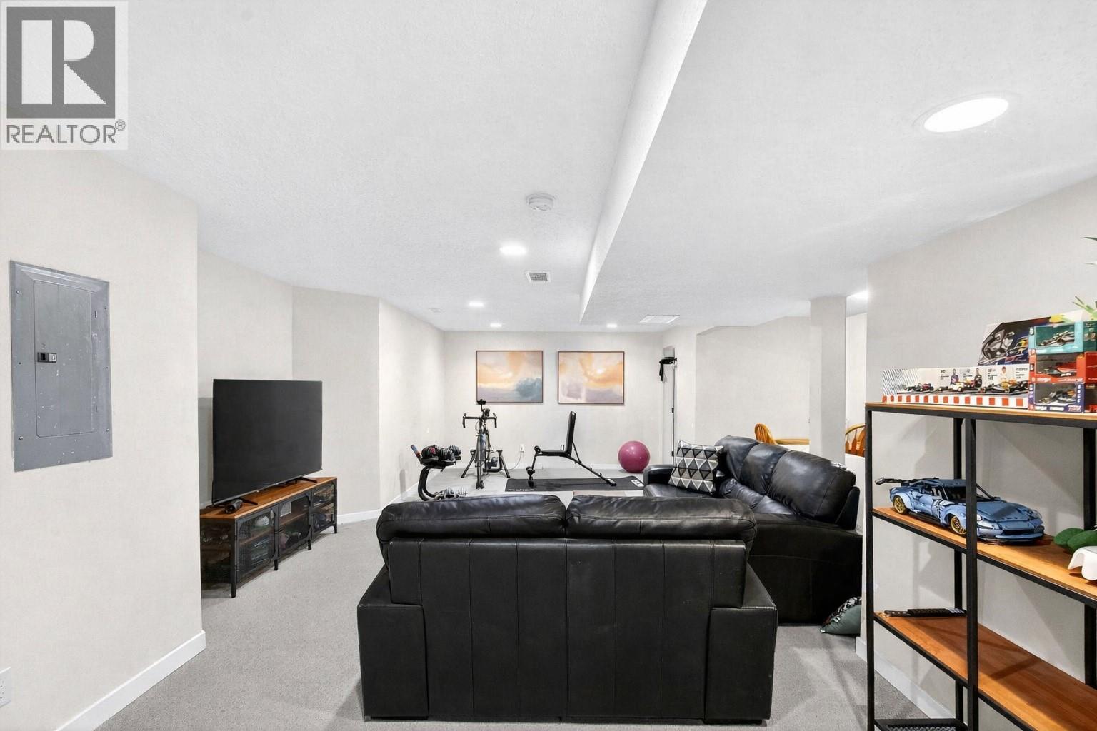 1 1450 Rose Meadow Drive, West Kelowna