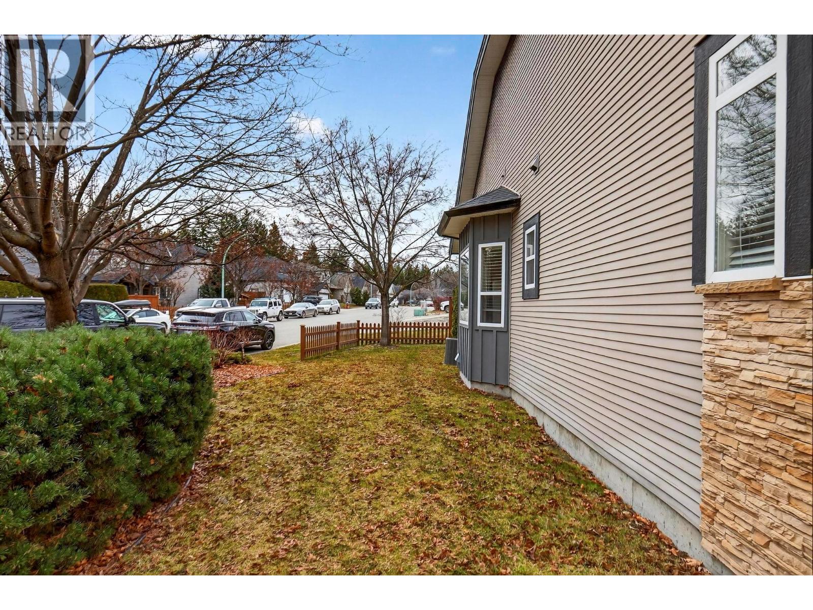 1 1450 Rose Meadow Drive, West Kelowna