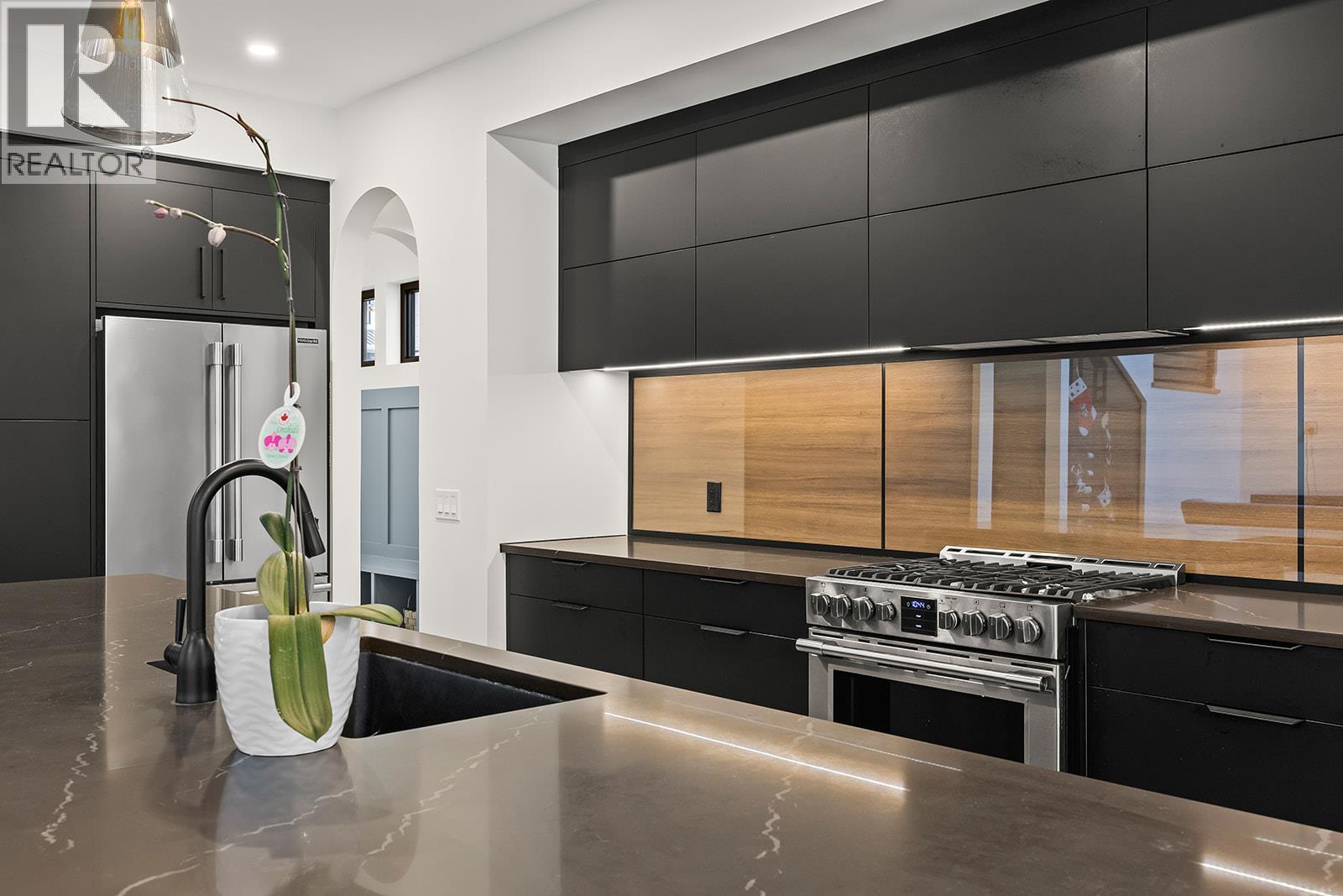  443 Vision Court, Kelowna