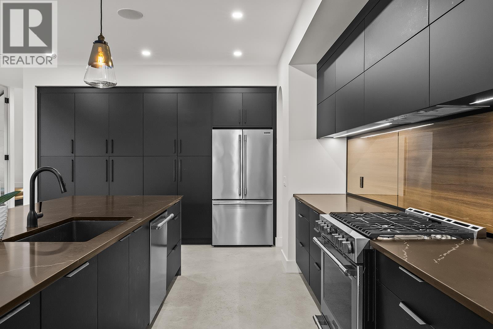  443 Vision Court, Kelowna