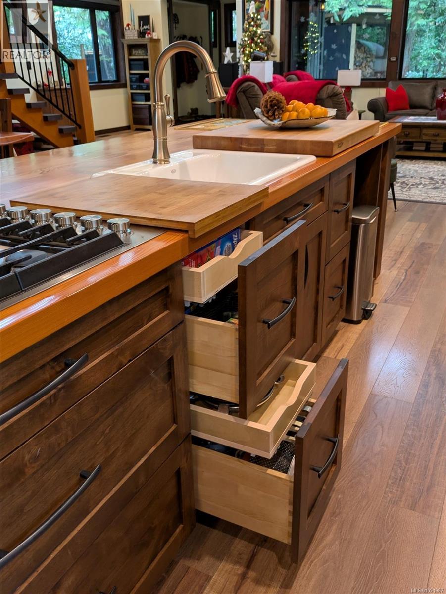 1708 Rainforest Lane, Ucluelet