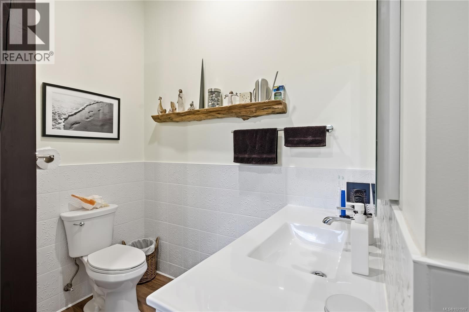 1708 Rainforest Lane, Ucluelet