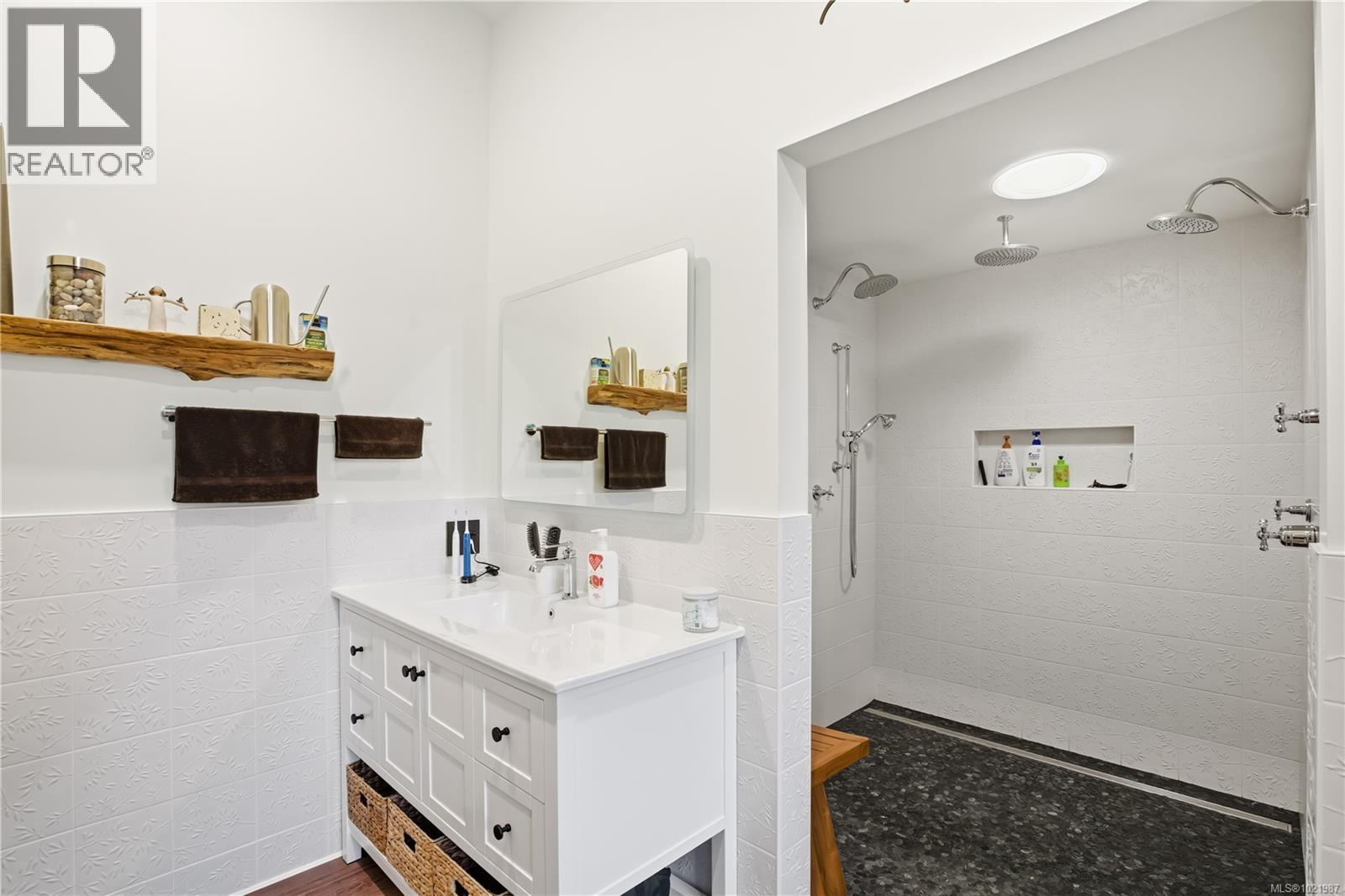 1708 Rainforest Lane, Ucluelet