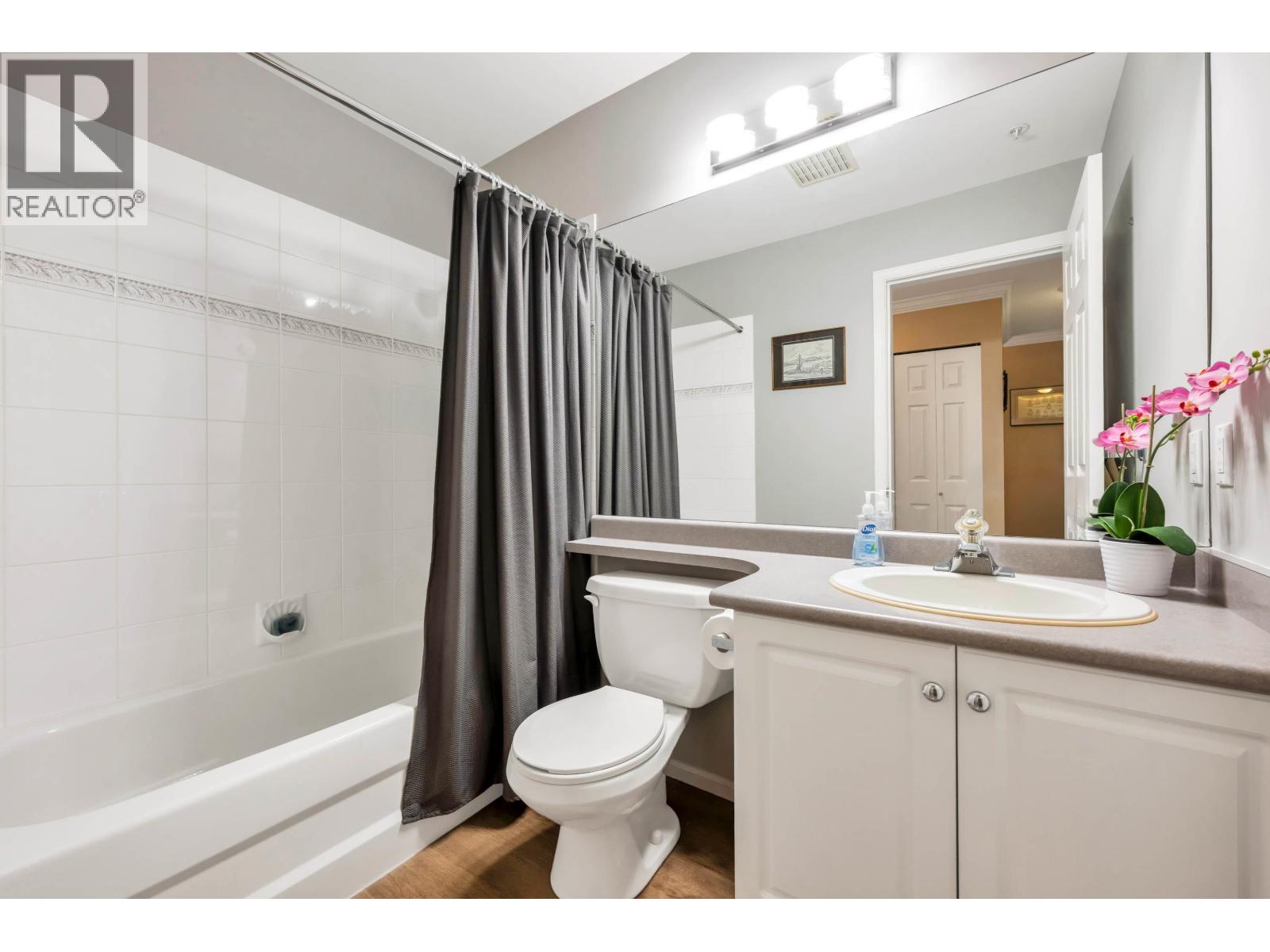 #202-4745 54A Street, Delta