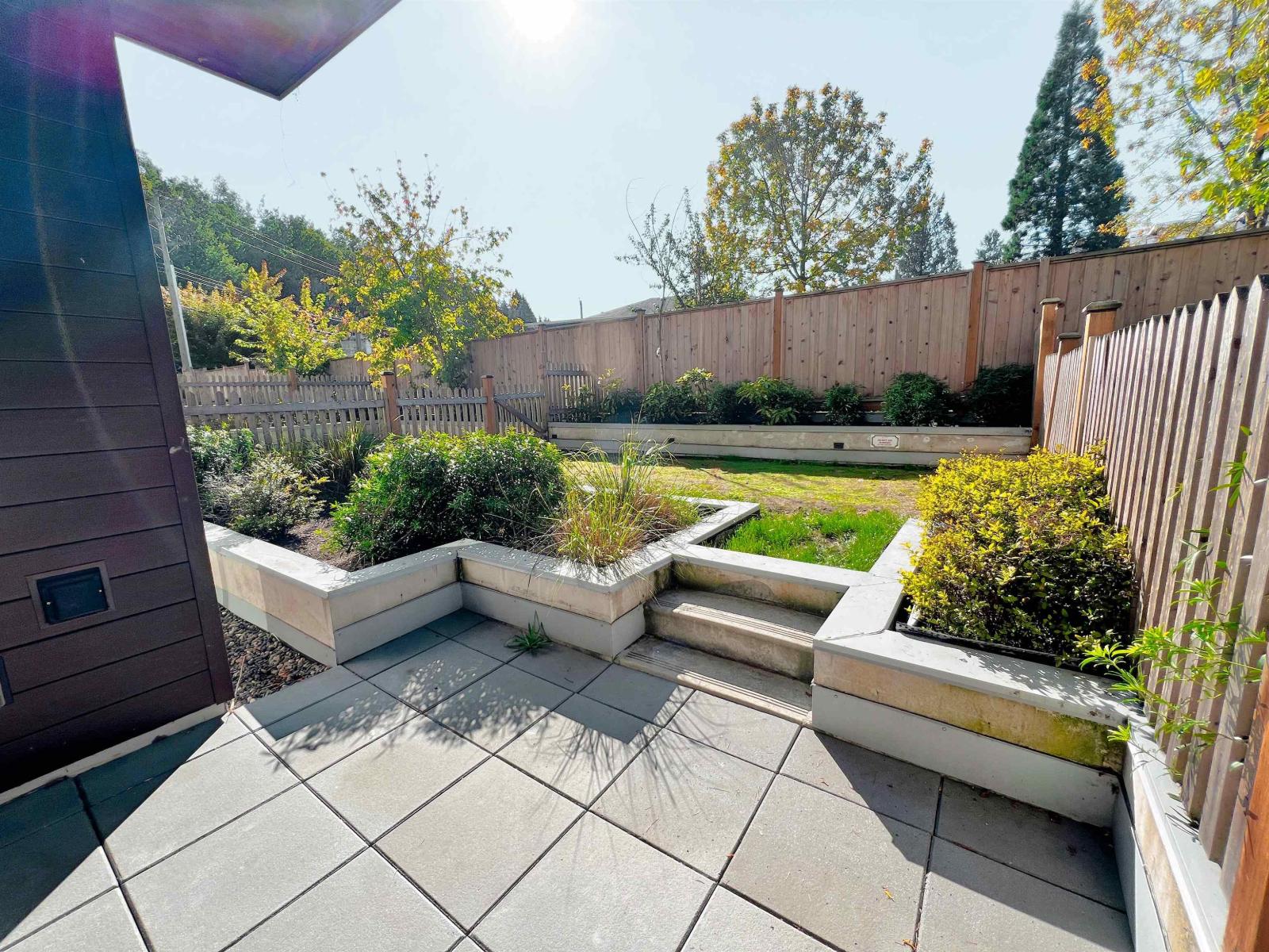 B102 9689 140 STREET STREET, Surrey