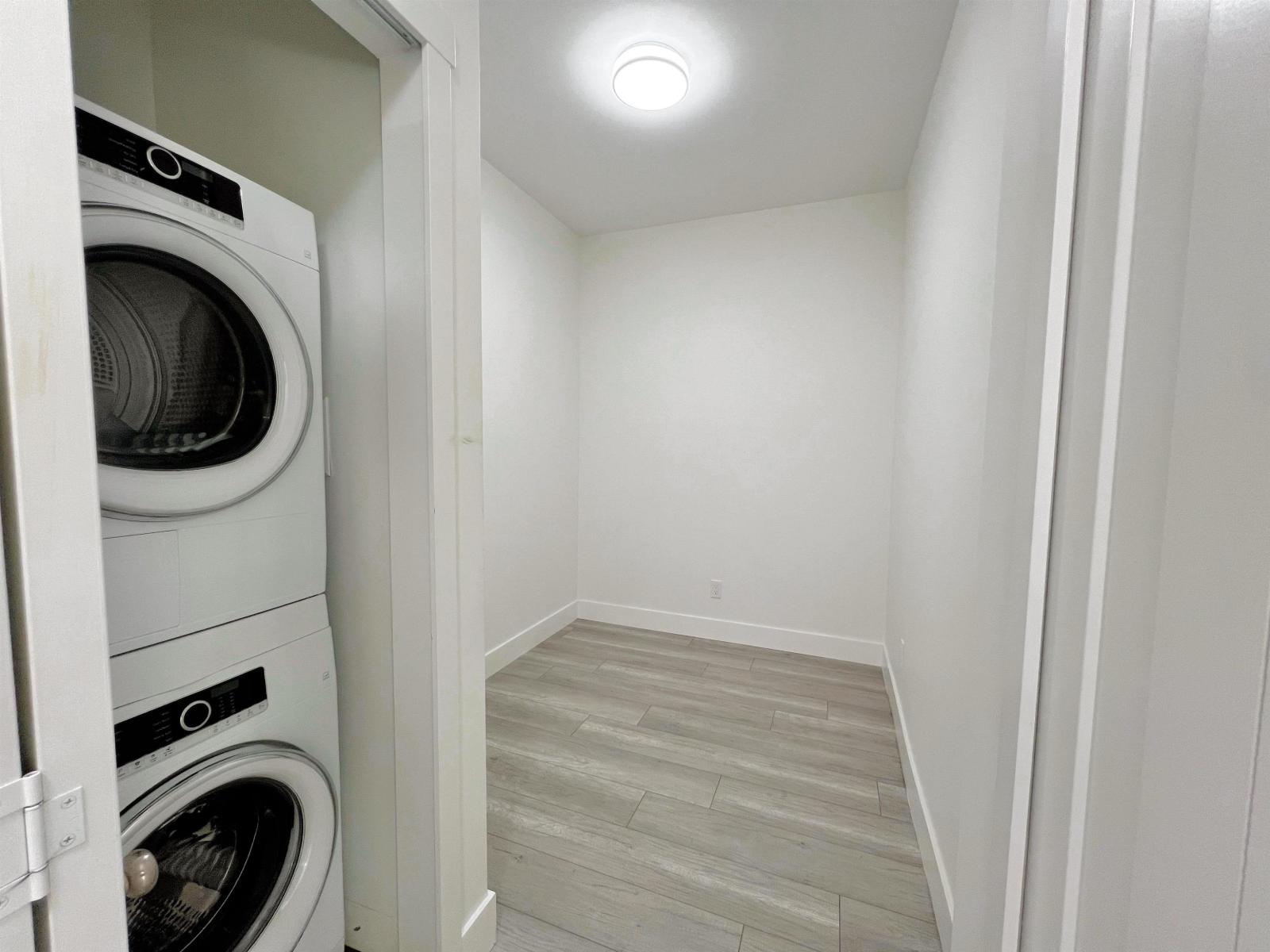 B102 9689 140 STREET STREET, Surrey