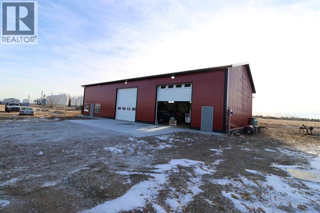 320 Railway Ave - Photo 2 of 3, Enchant, Alberta