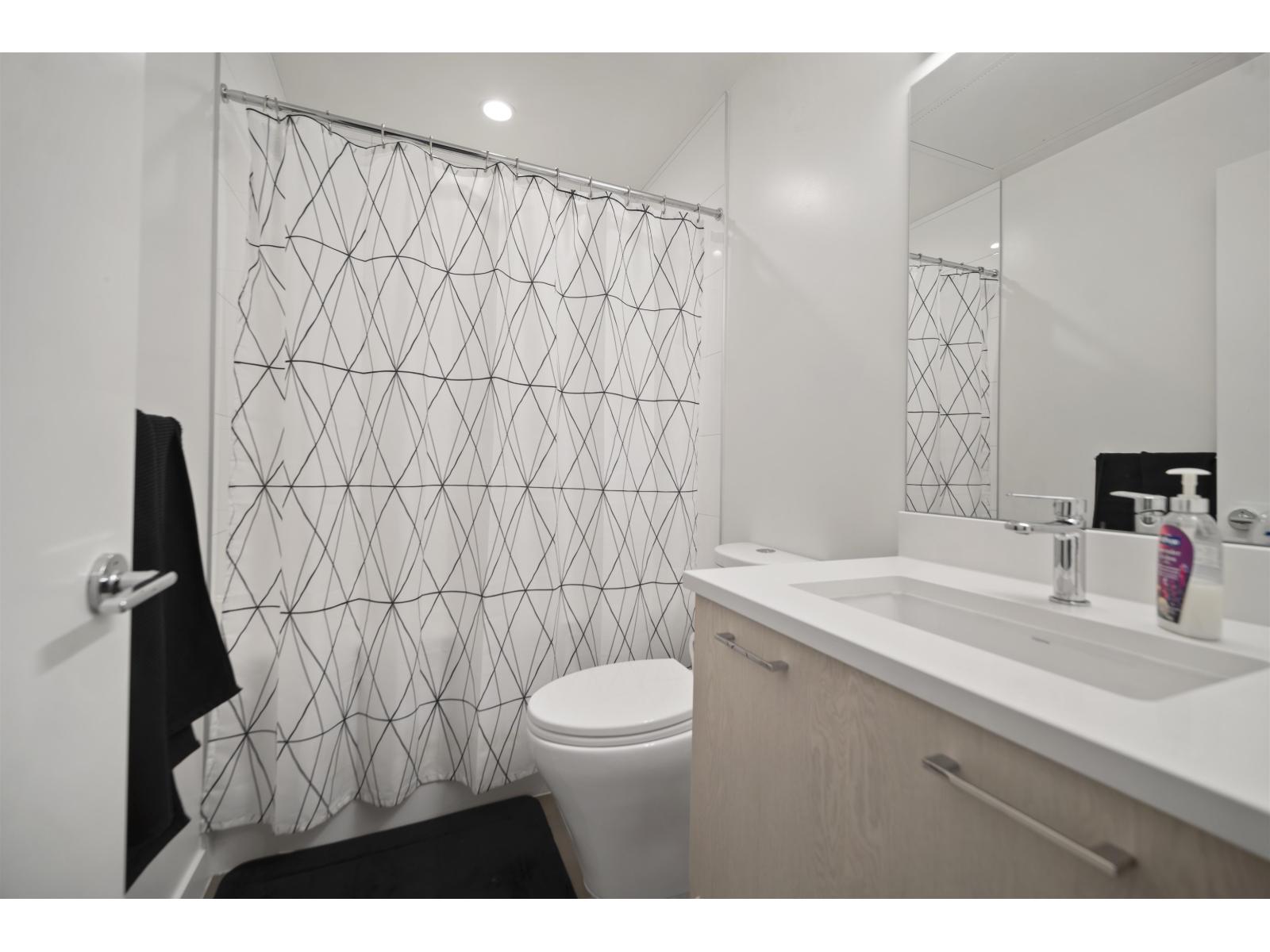 405 10777 138 STREET, Surrey