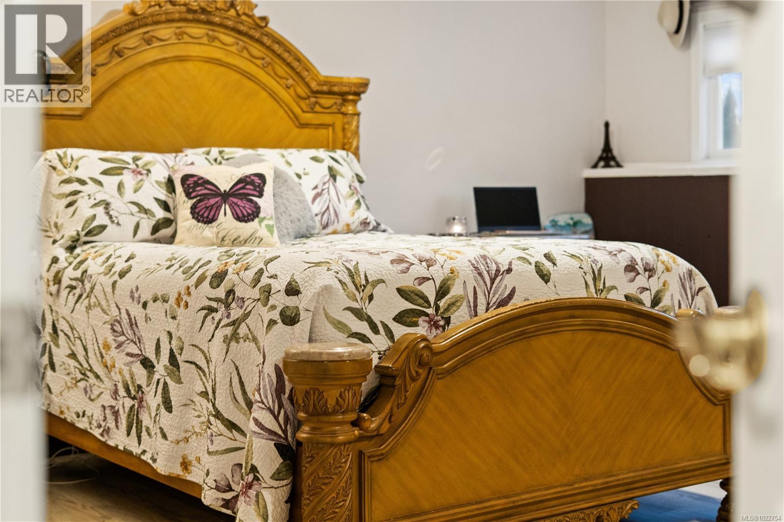 7554 Superior Rd, Lantzville