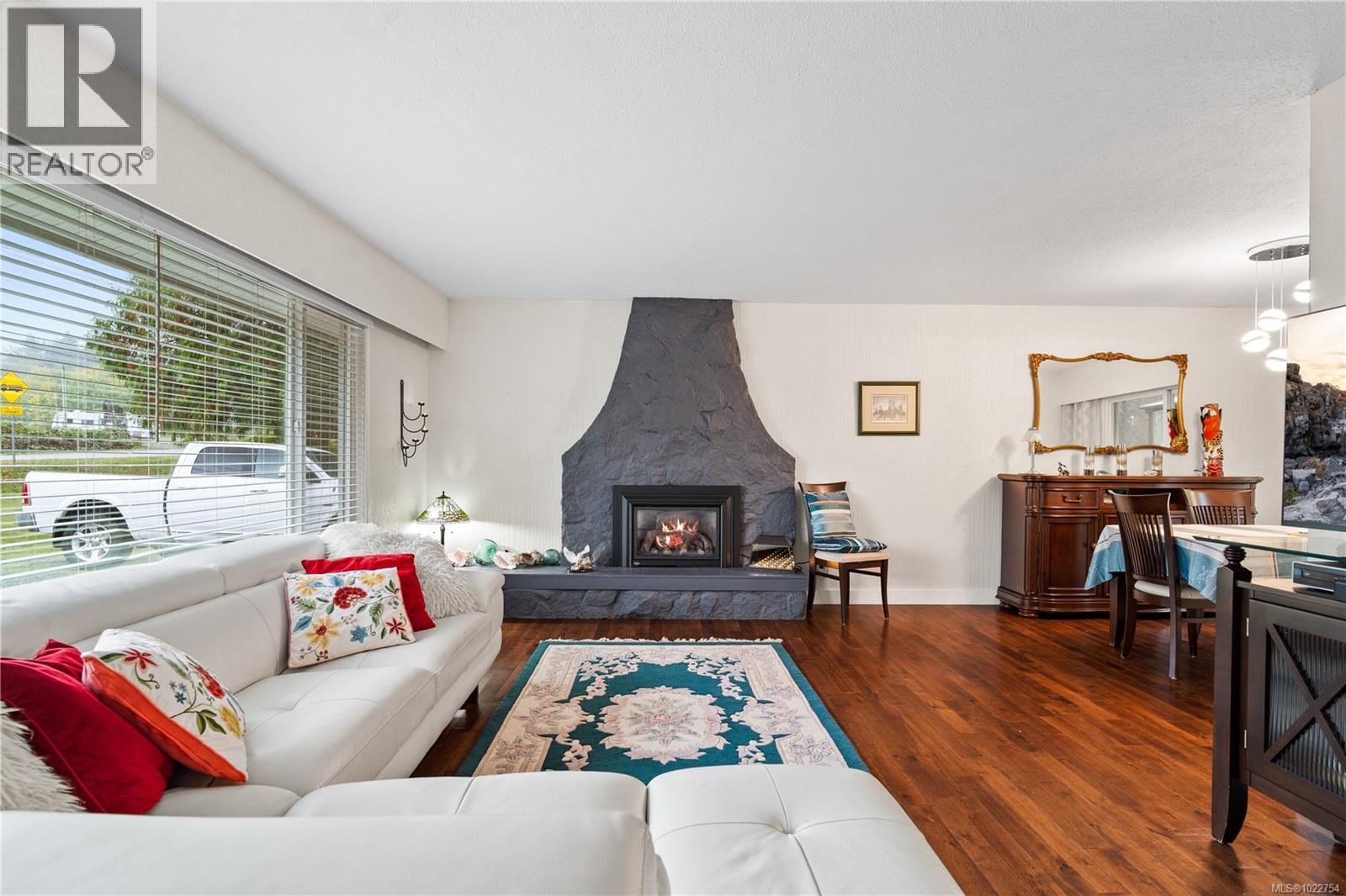 7554 Superior Rd, Lantzville