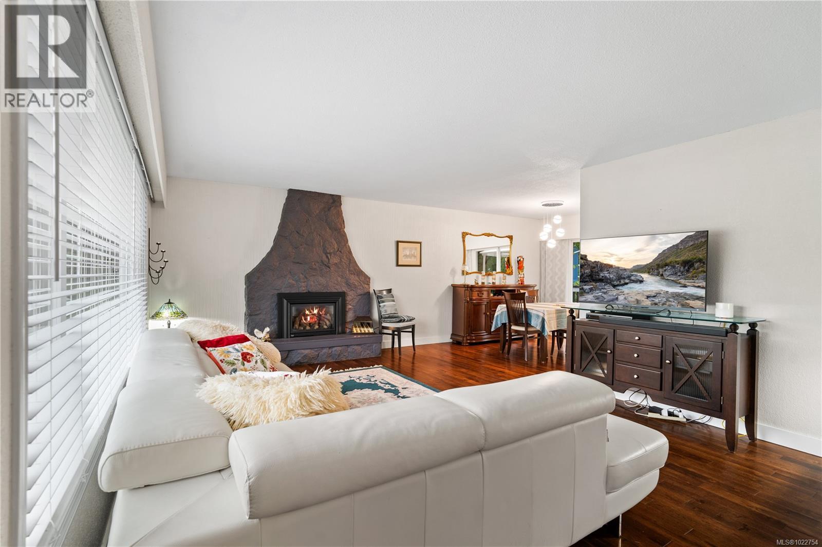 7554 Superior Rd, Lantzville