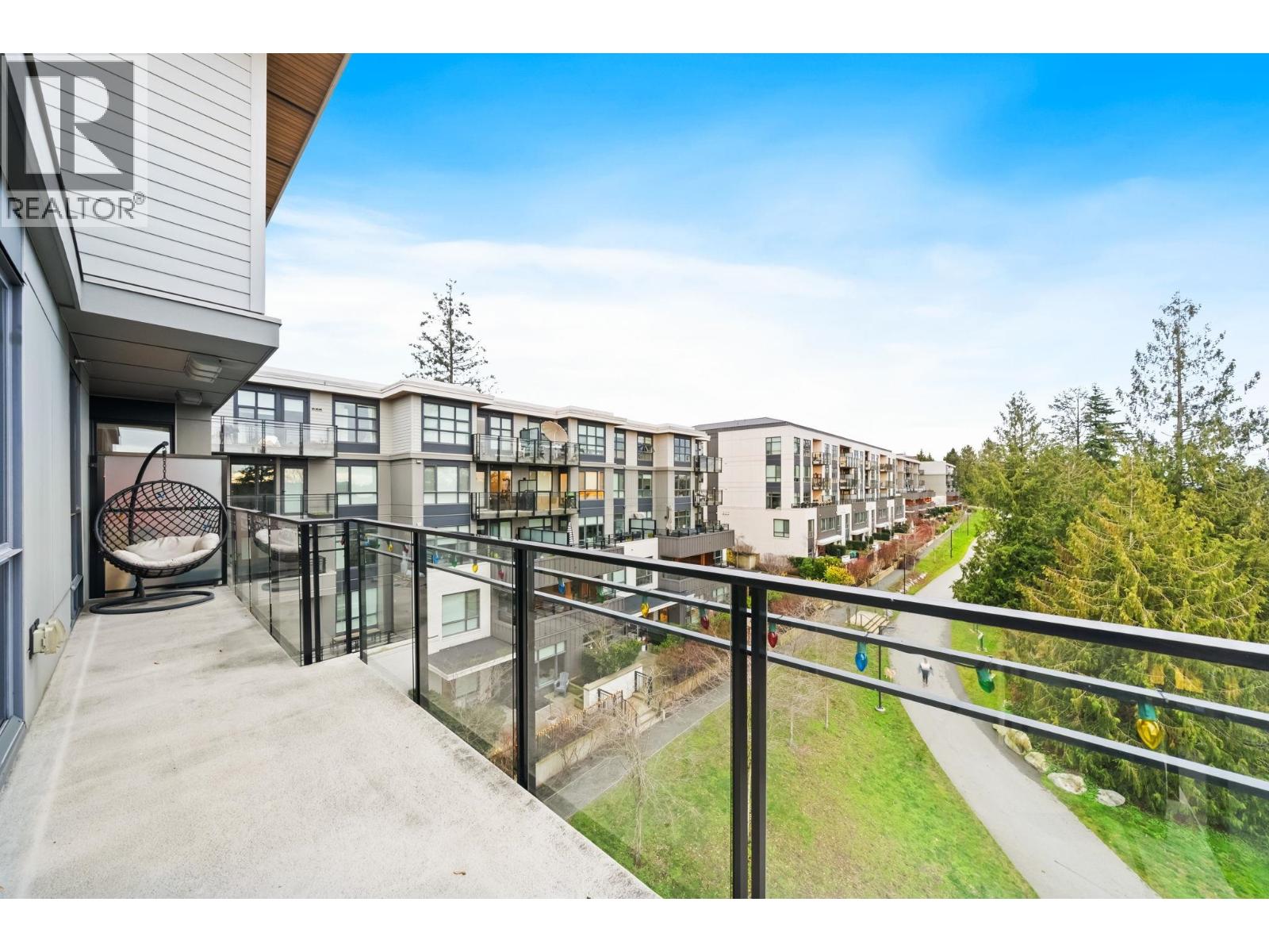 304 707 E 3RD STREET, North Vancouver