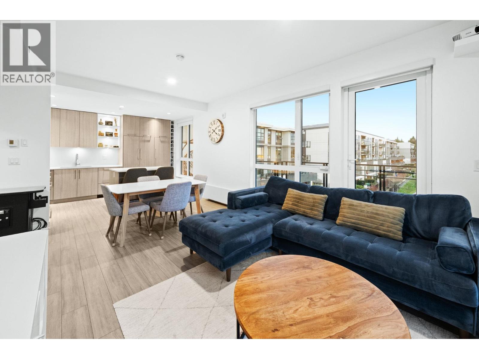 304 707 E 3RD STREET, North Vancouver