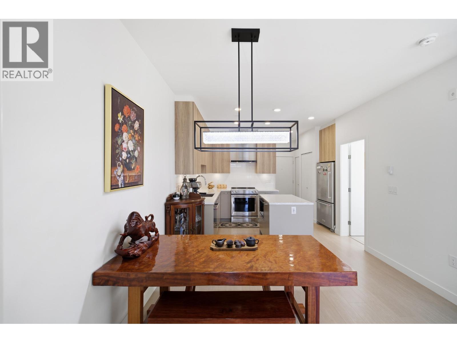 309 7588 16TH STREET, Burnaby