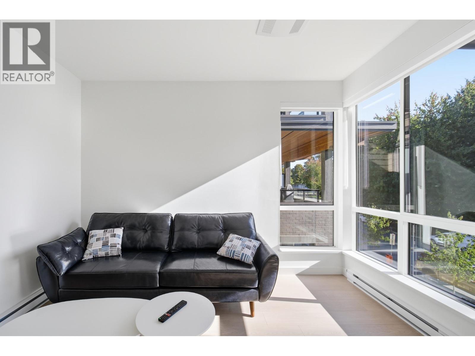 309 7588 16TH STREET, Burnaby