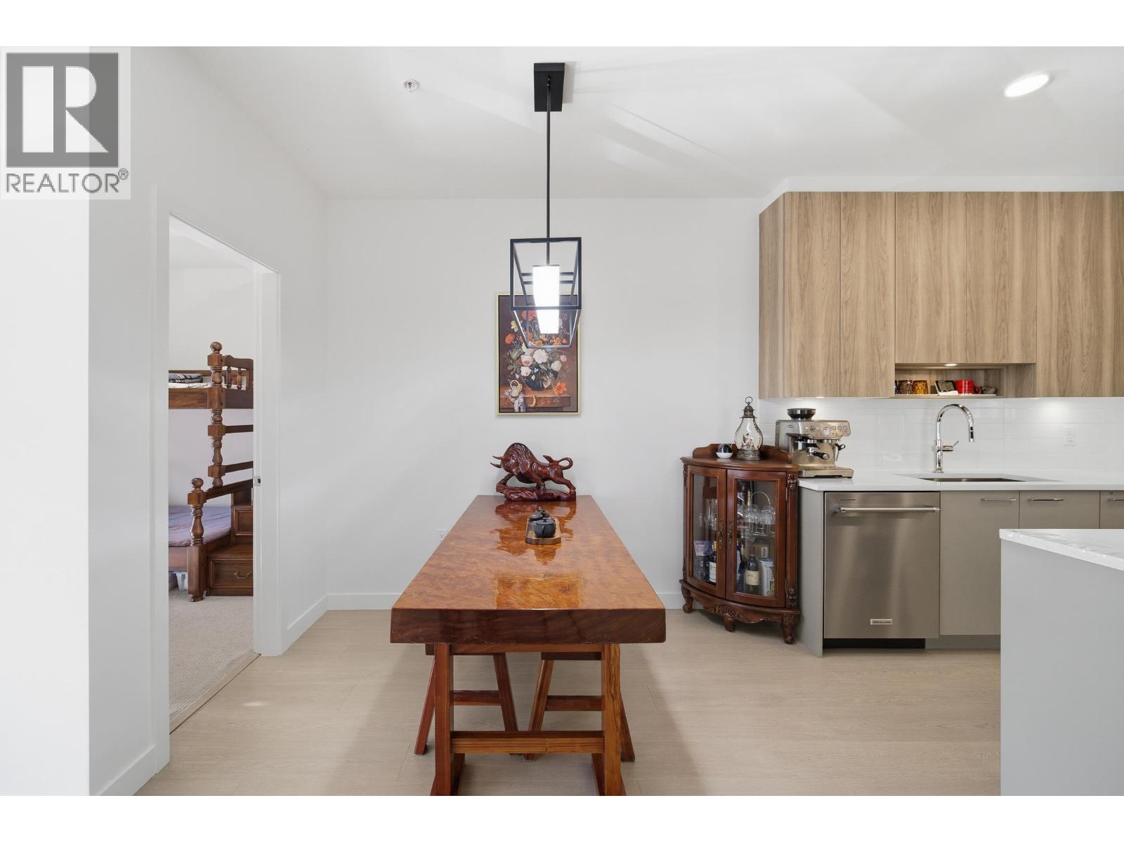 309 7588 16TH STREET, Burnaby