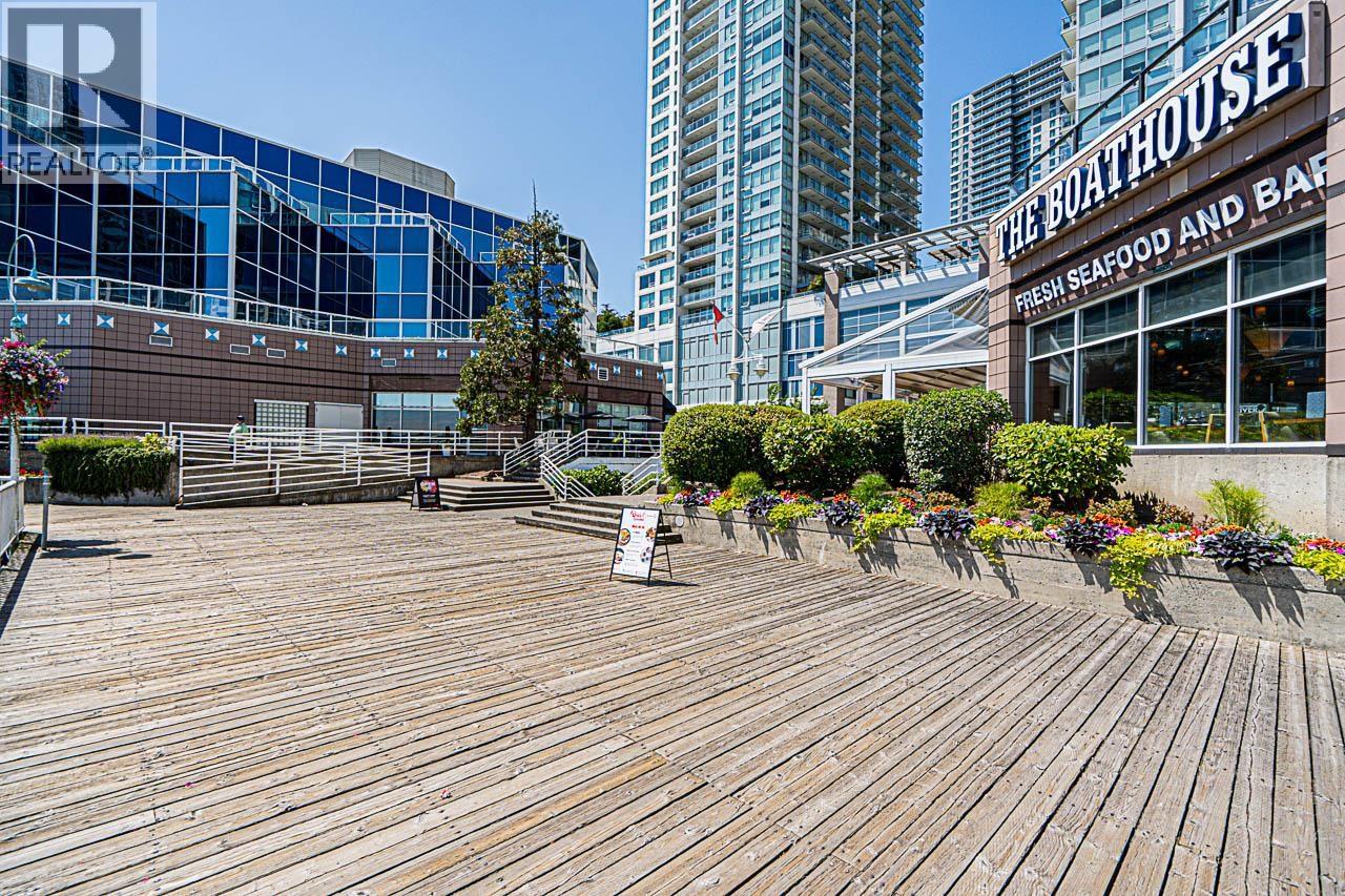 2712 908 QUAYSIDE DRIVE, New Westminster