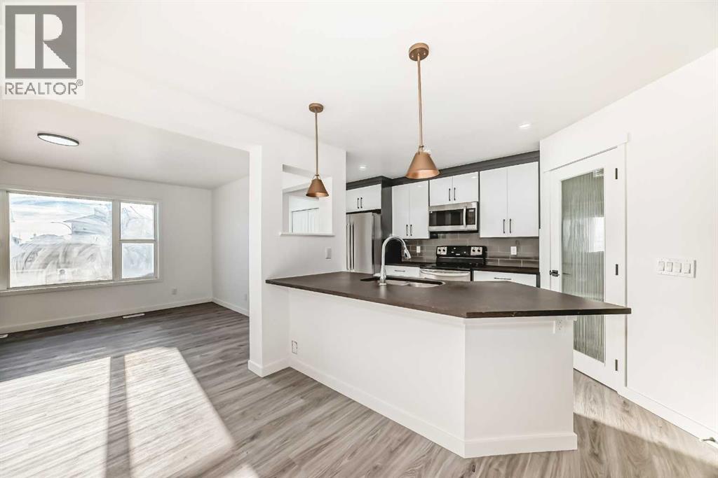 Single Family House for Sale in  Saddlecrest Way NE Saddle Ridge Calgary 