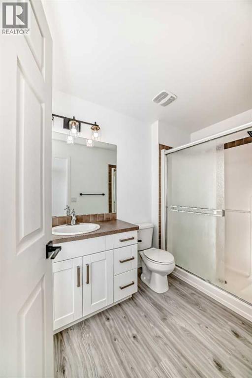 Single Family House for Sale in  Saddlecrest Way NE Saddle Ridge Calgary 