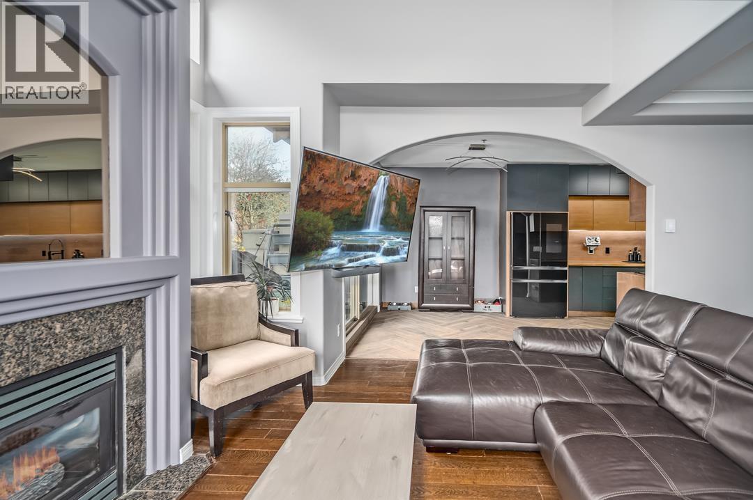 405 3176 PLATEAU BOULEVARD, Coquitlam