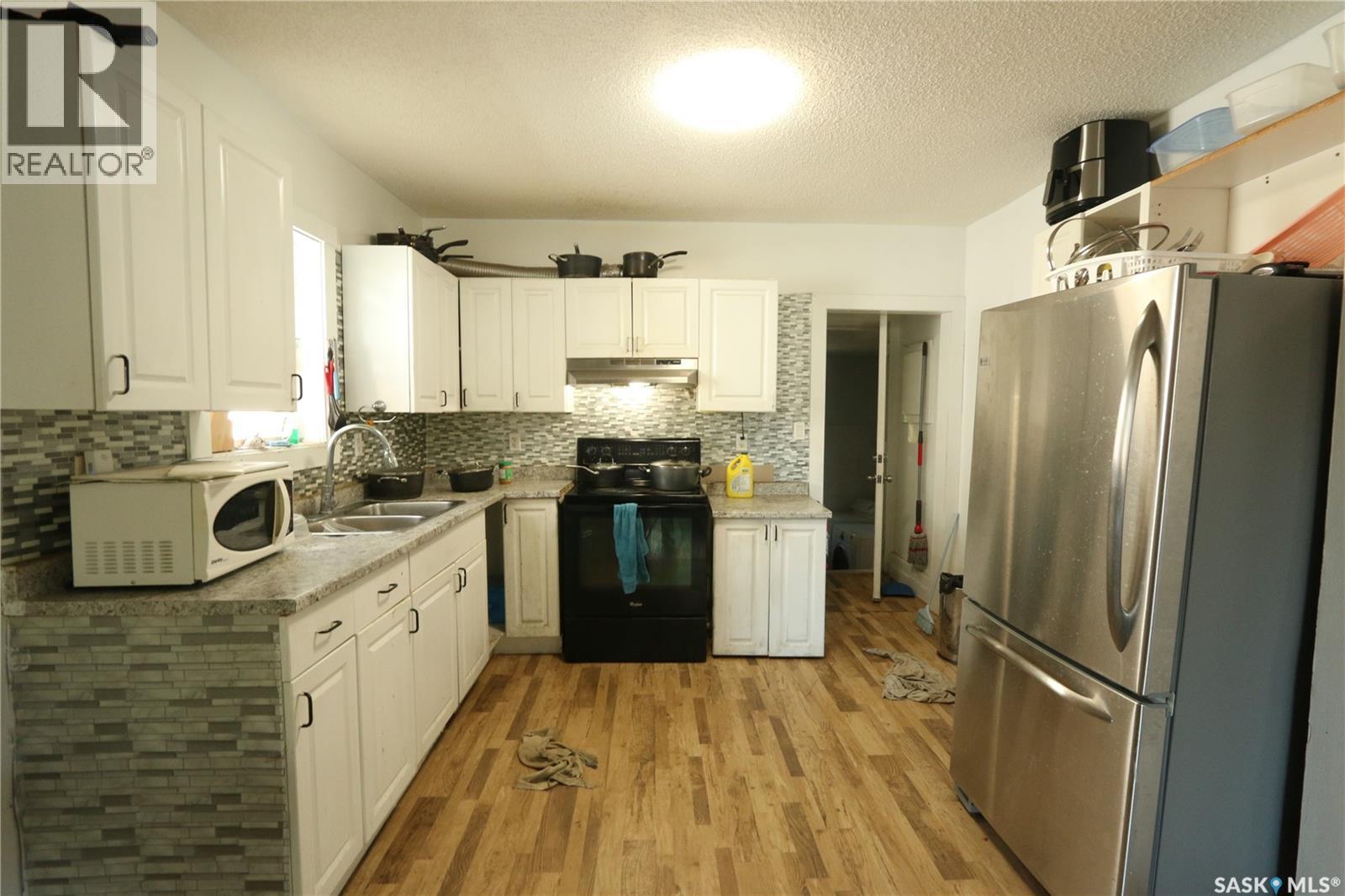1115 ROBINSON STREET - 14
