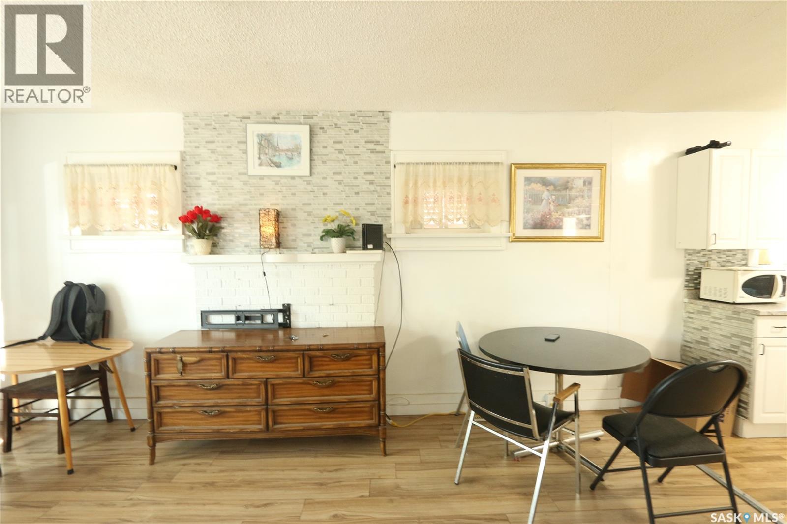 1115 ROBINSON STREET - 16