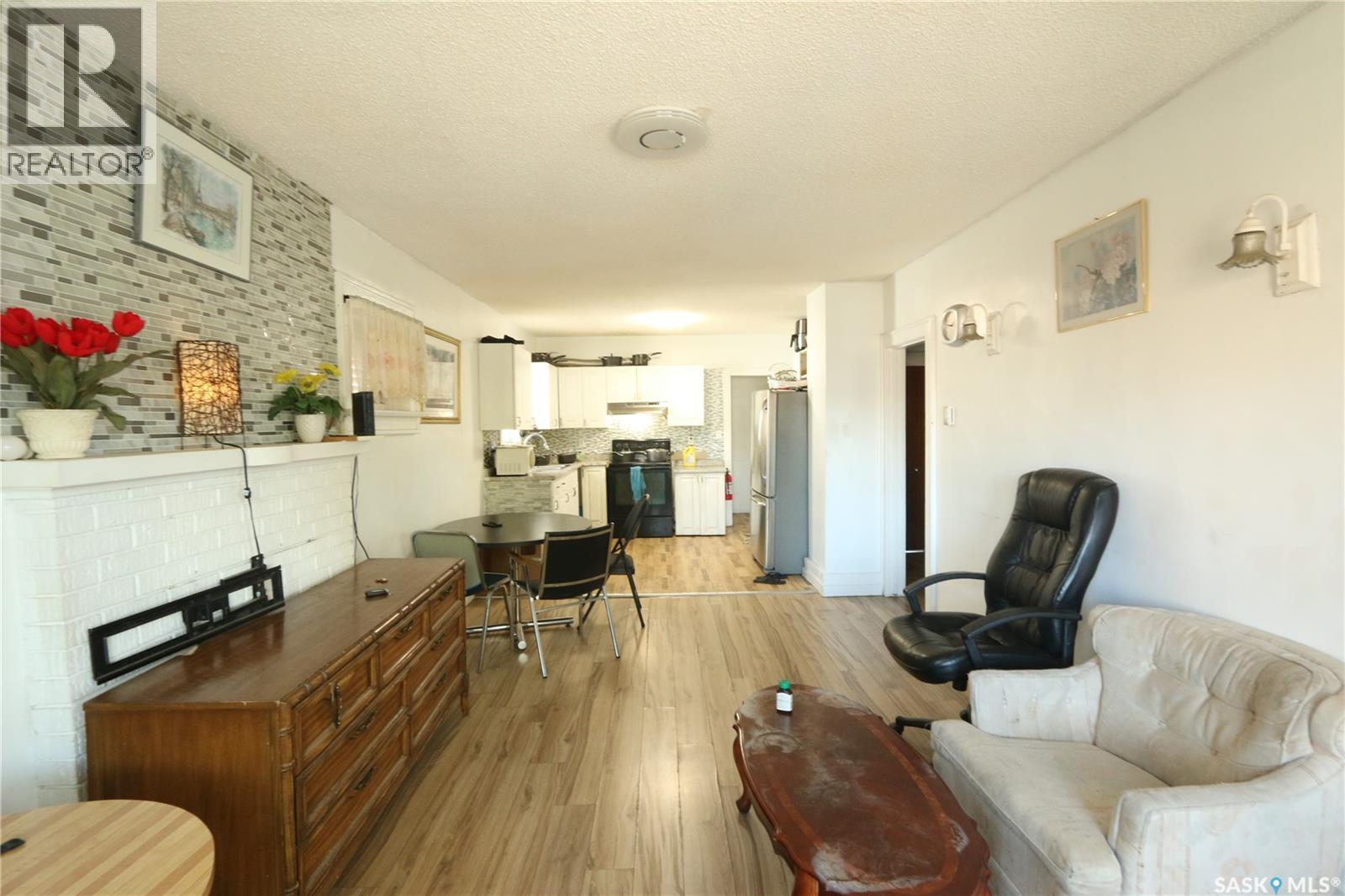 1115 ROBINSON STREET - 18